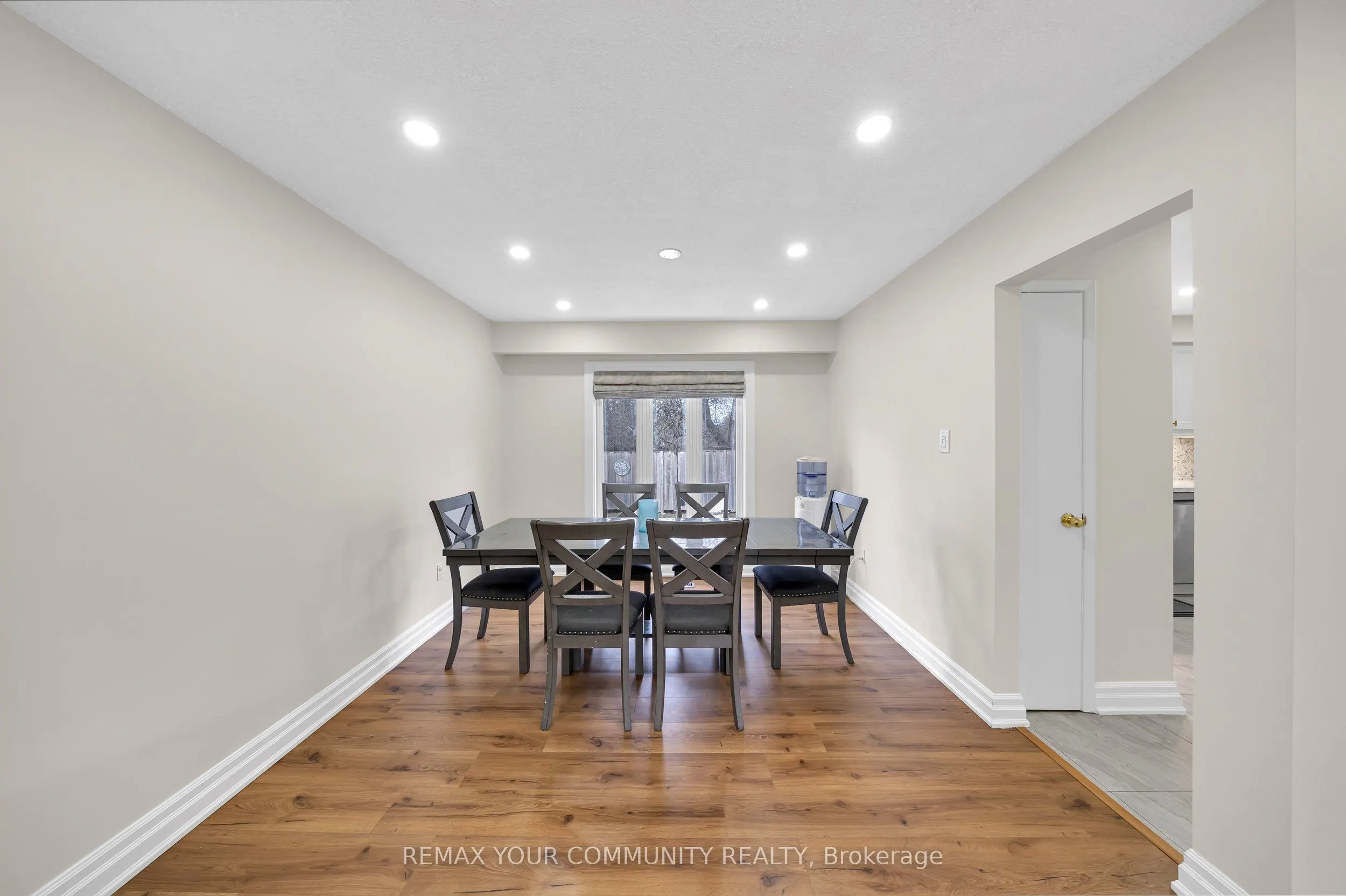 22 MADELAINE Crescent