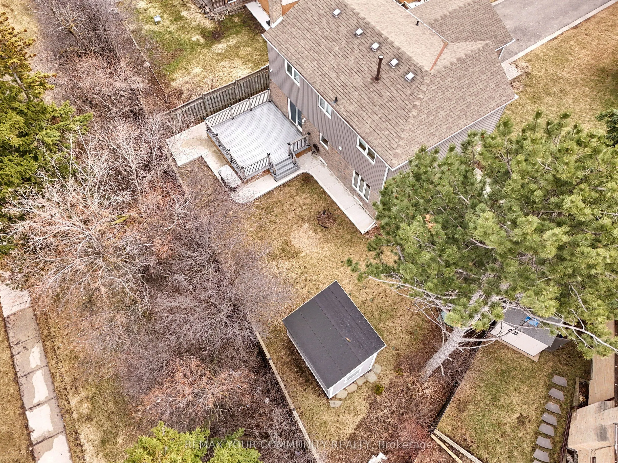 22 MADELAINE Crescent