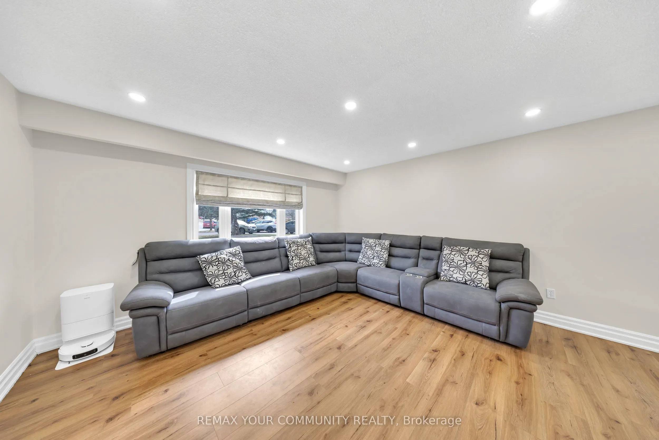22 MADELAINE Crescent
