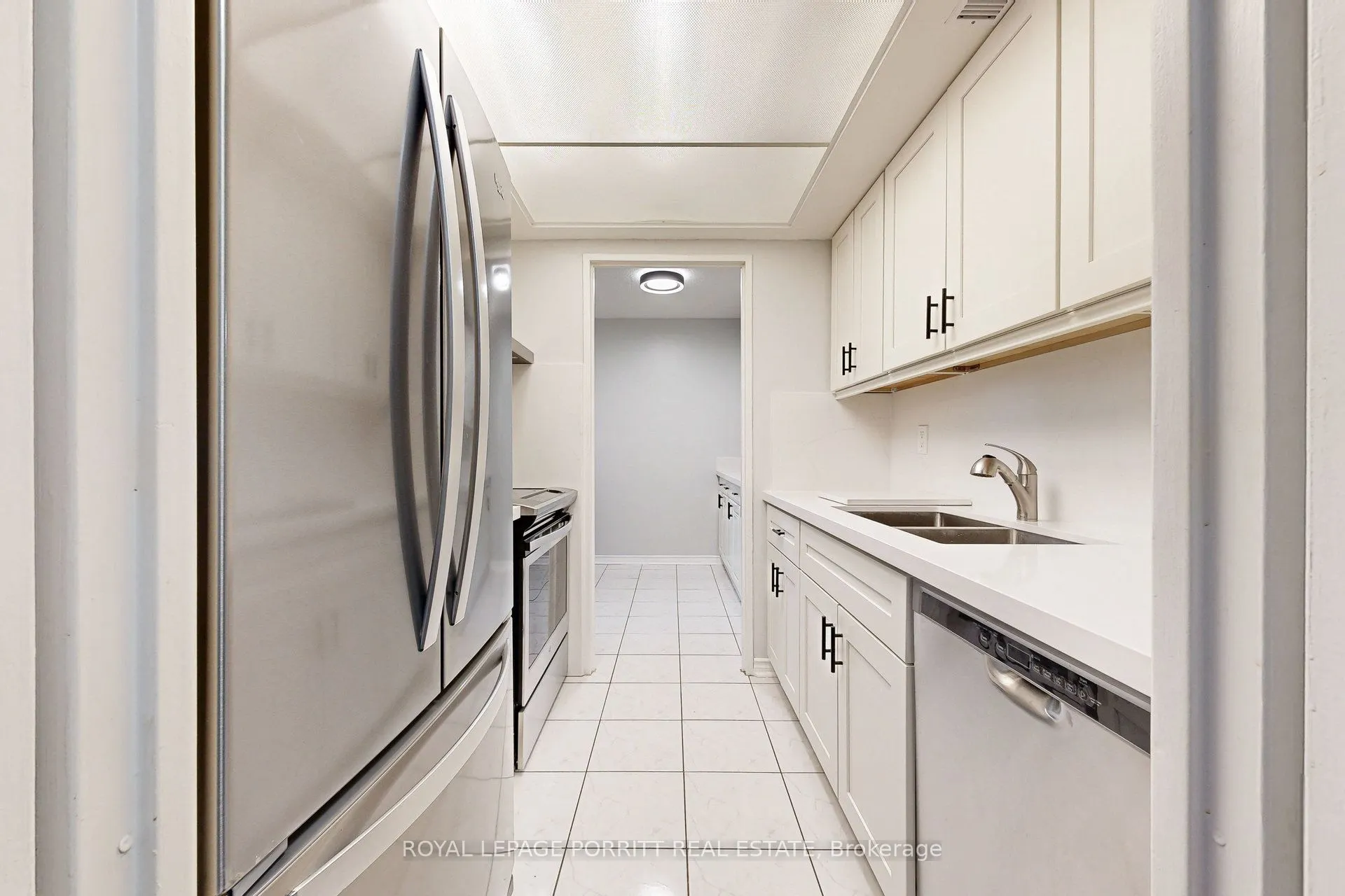 1535 Lakeshore Road E #201