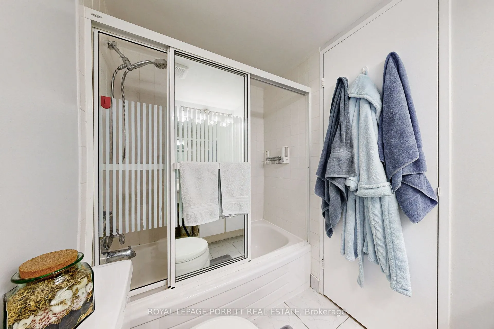 1535 Lakeshore Road E #201