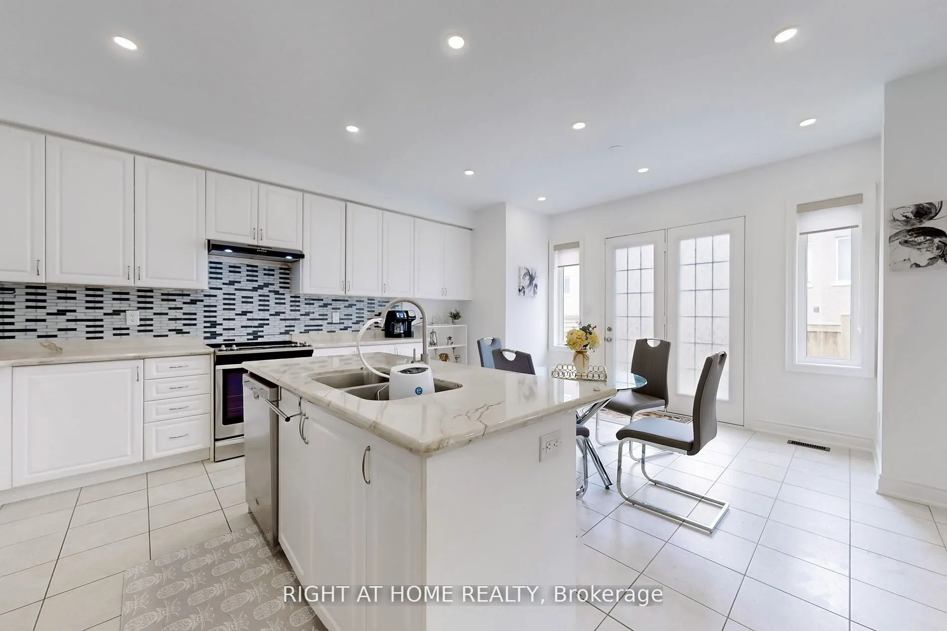 423 Grindstone Trail