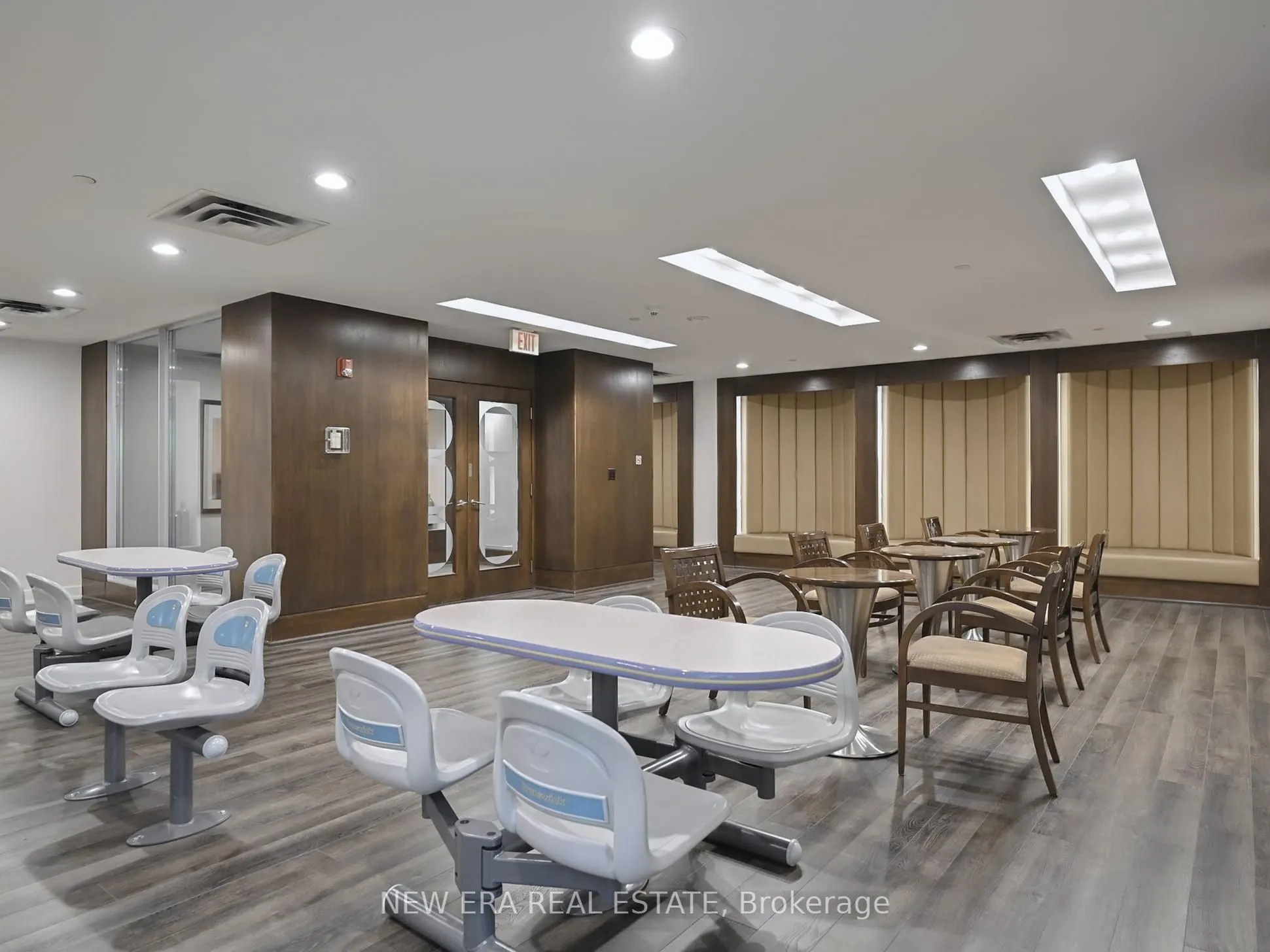 3888 Duke Of York Boulevard #923