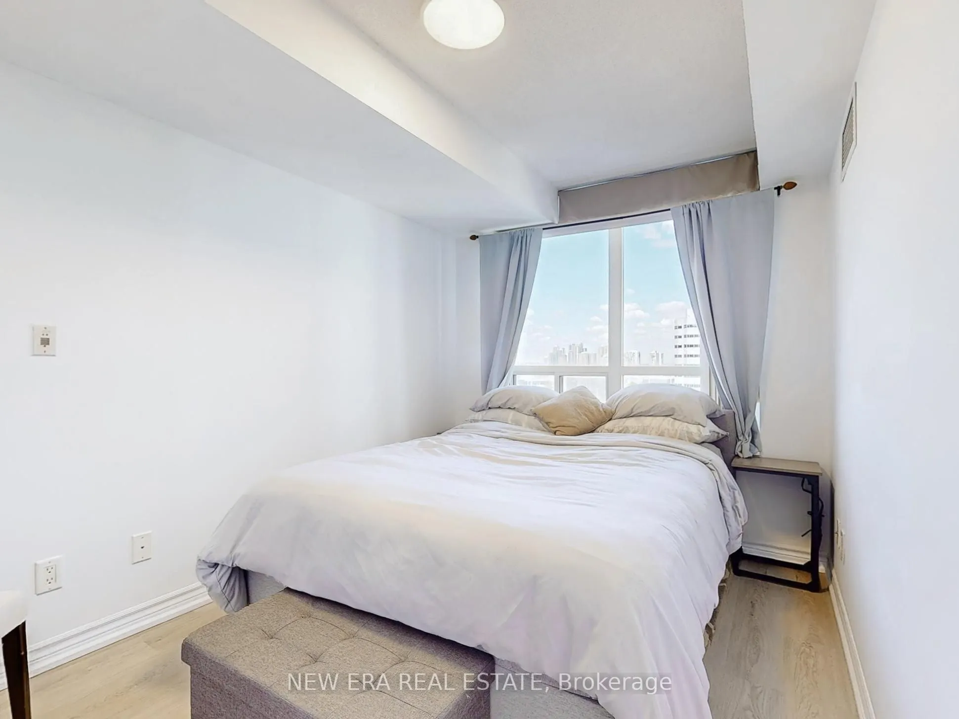 3888 Duke Of York Boulevard #923