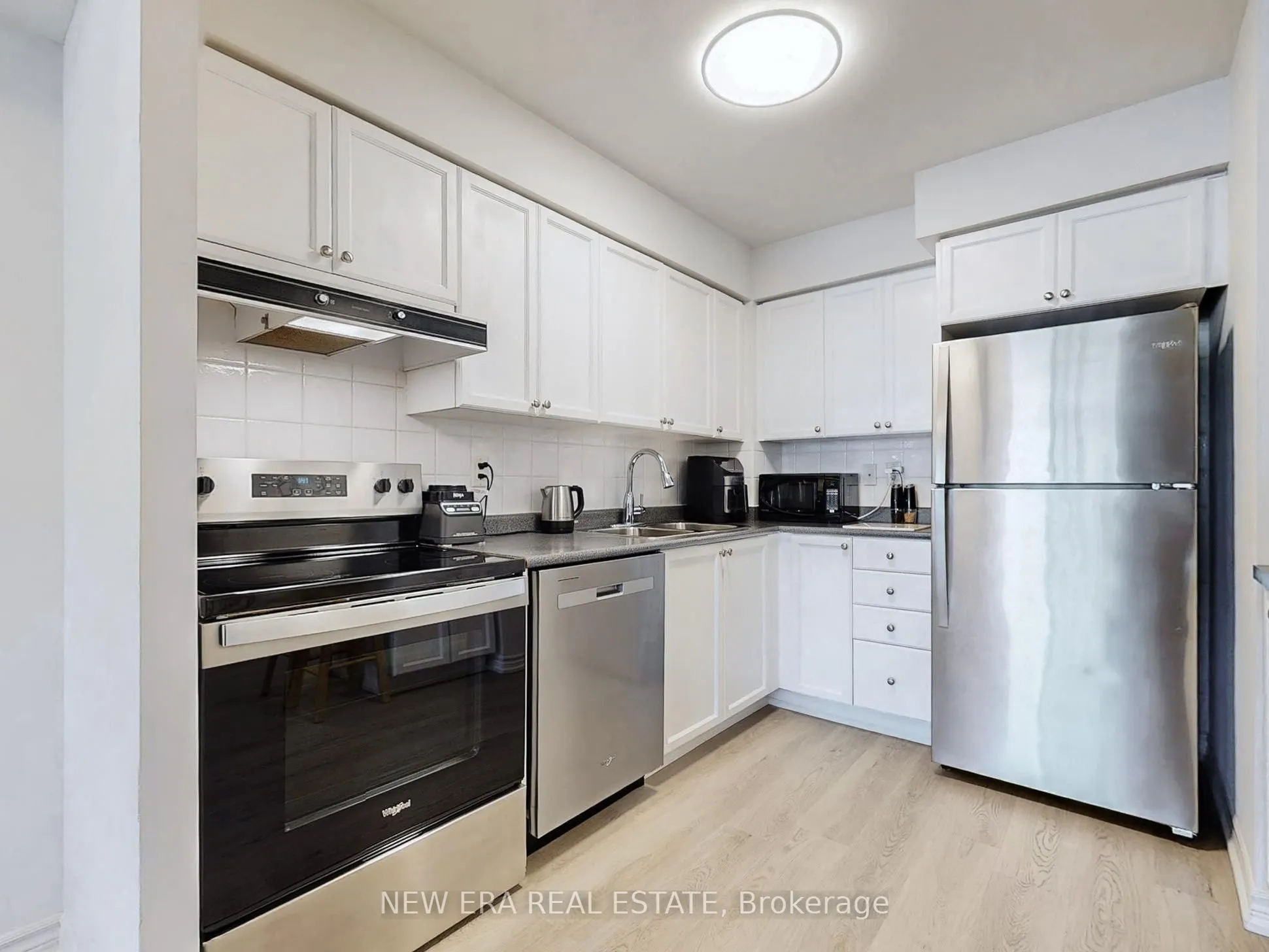 3888 Duke Of York Boulevard #923