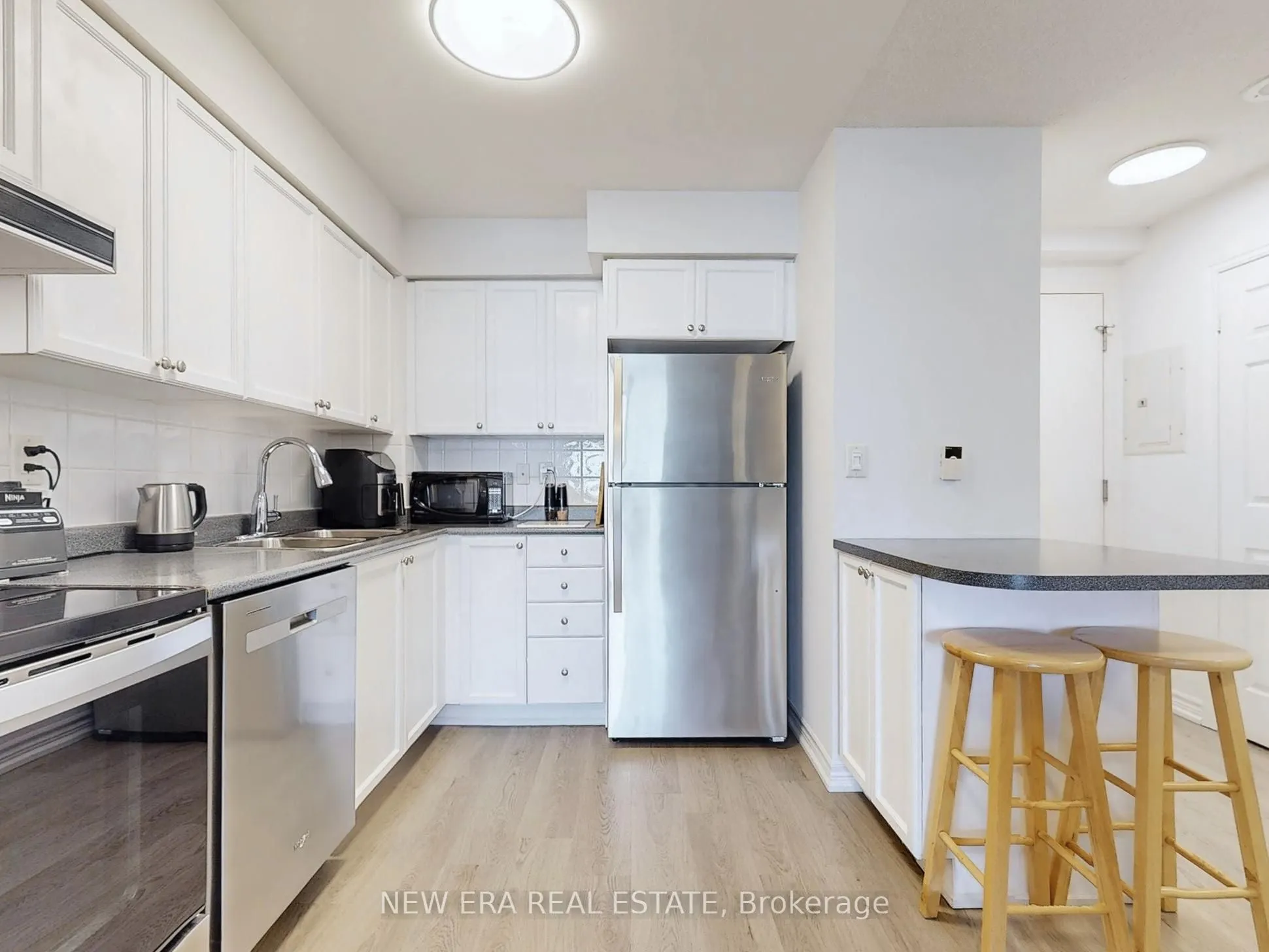 3888 Duke Of York Boulevard #923