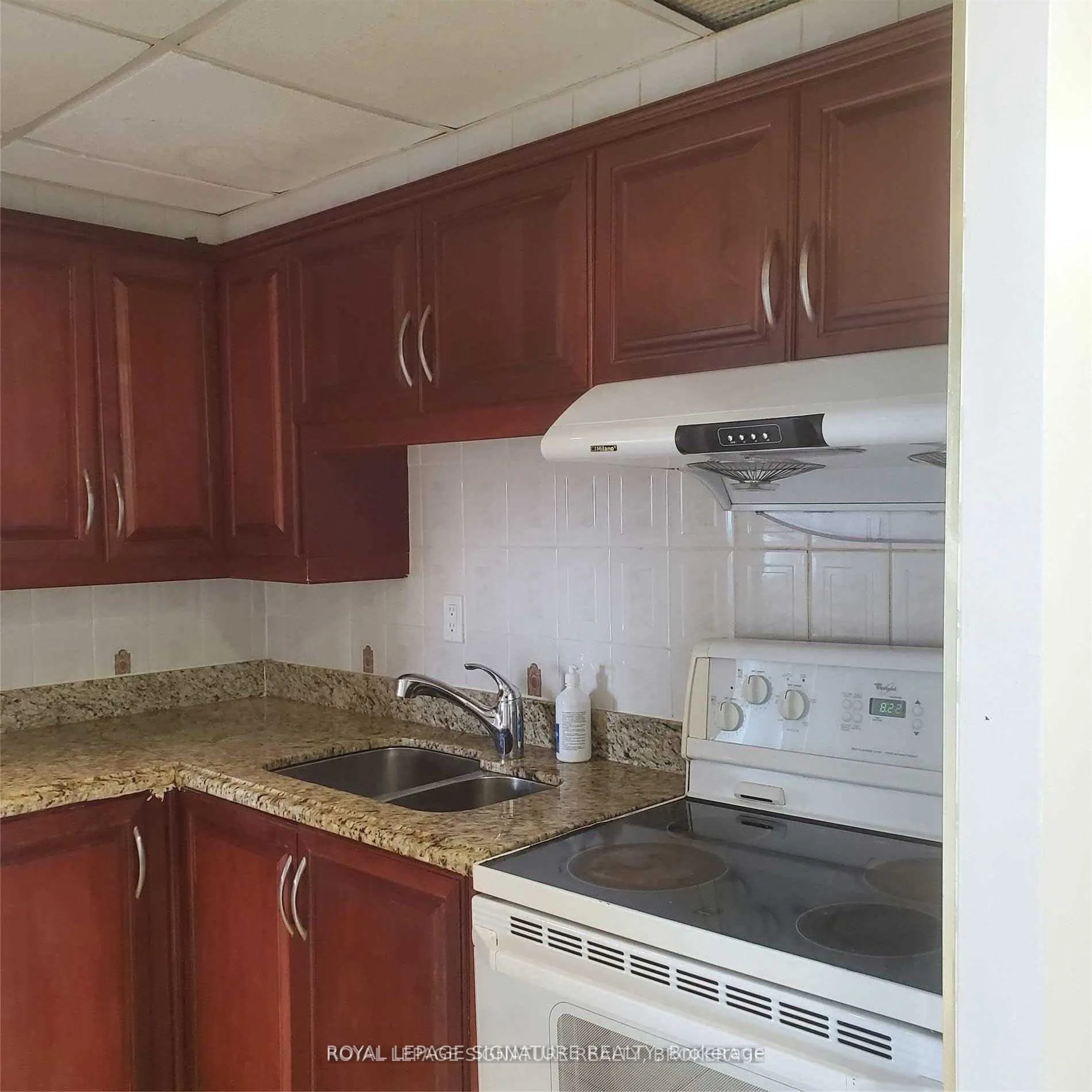 3590 Kaneff Crescent #1407