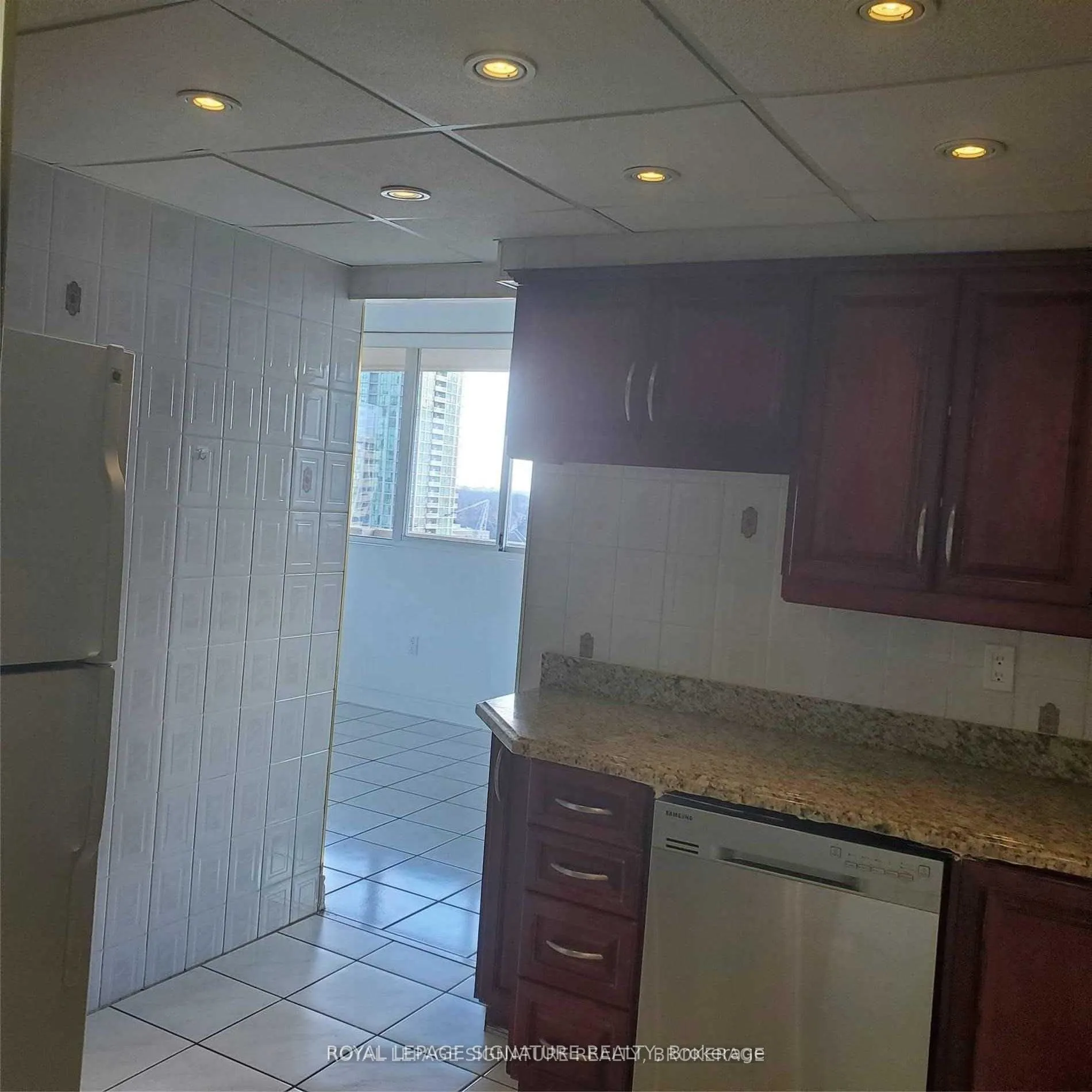 3590 Kaneff Crescent #1407