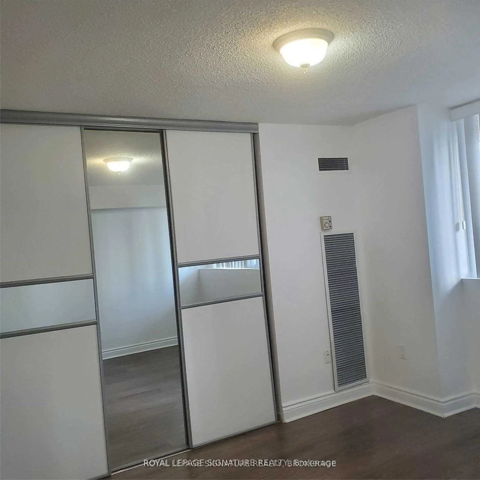 3590 Kaneff Crescent #1407