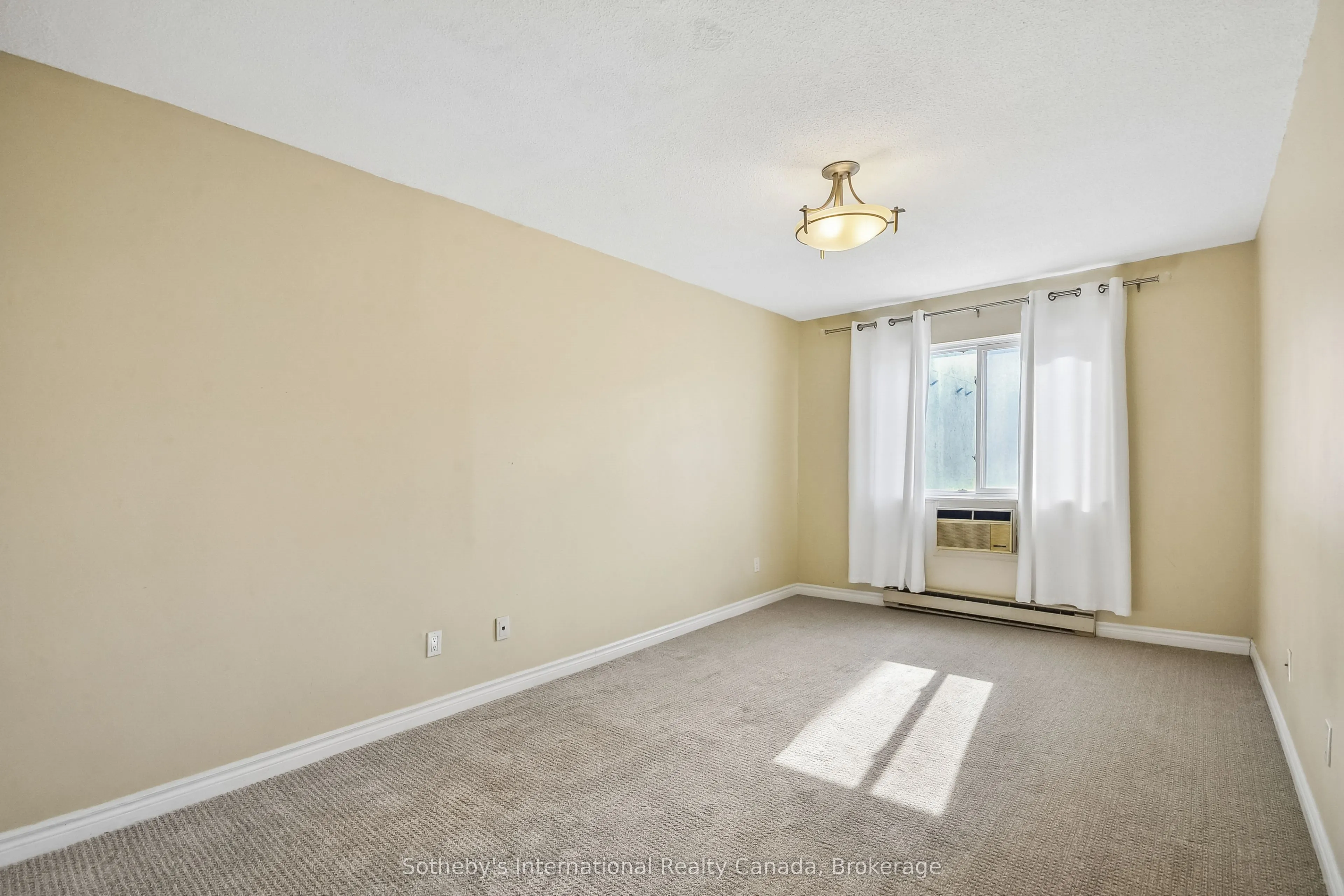1450 Glen Abbey Gate #434