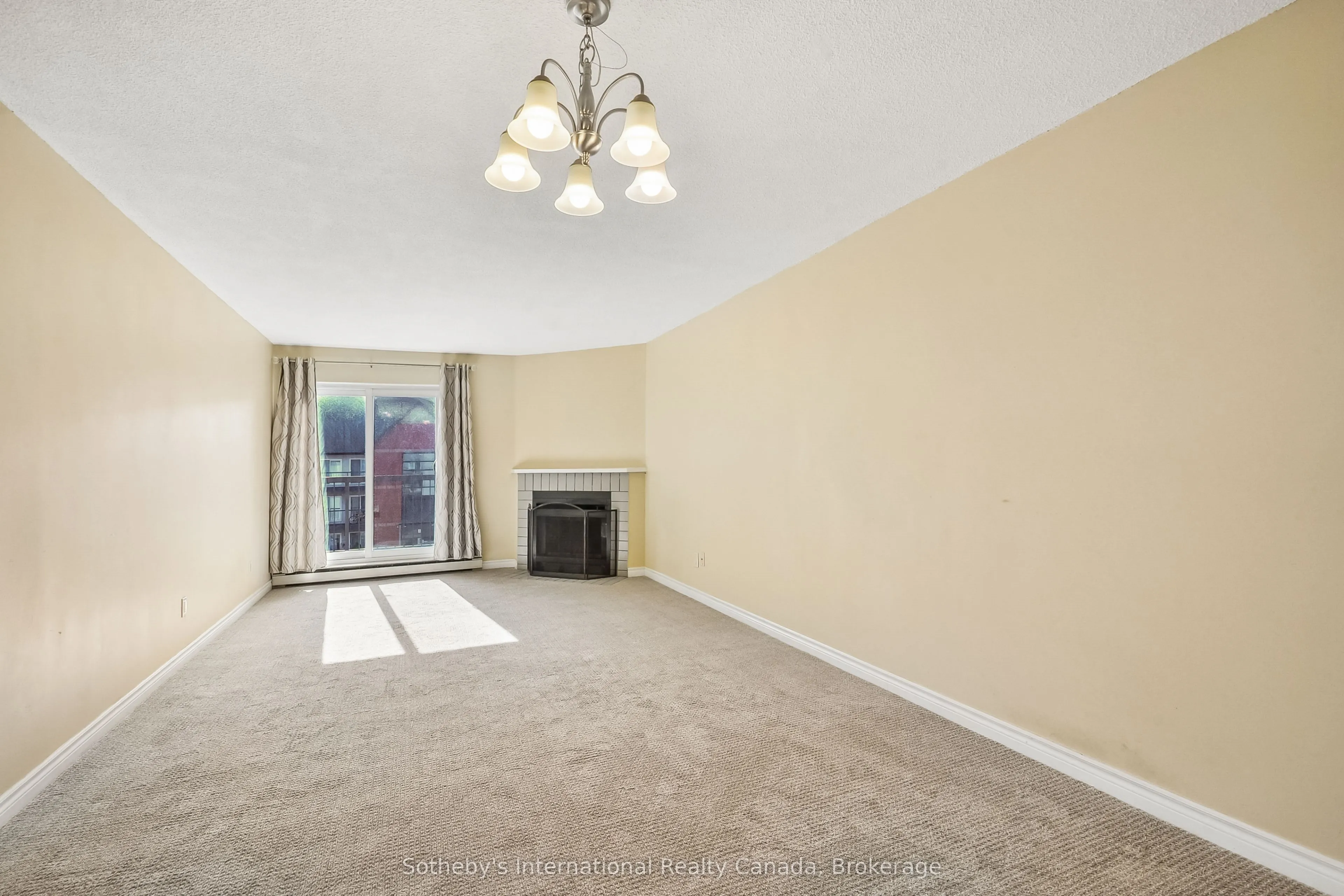 1450 Glen Abbey Gate #434
