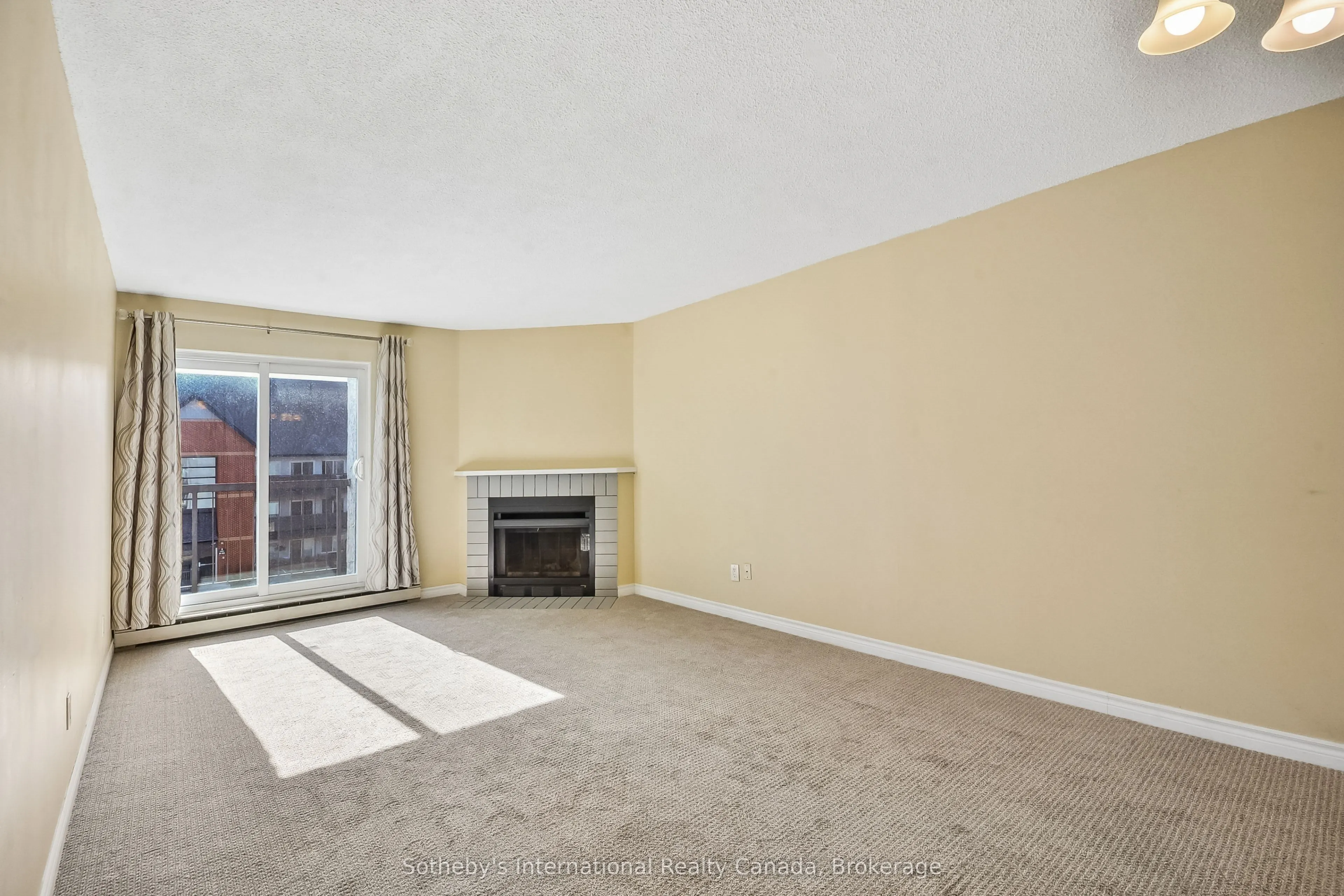1450 Glen Abbey Gate #434