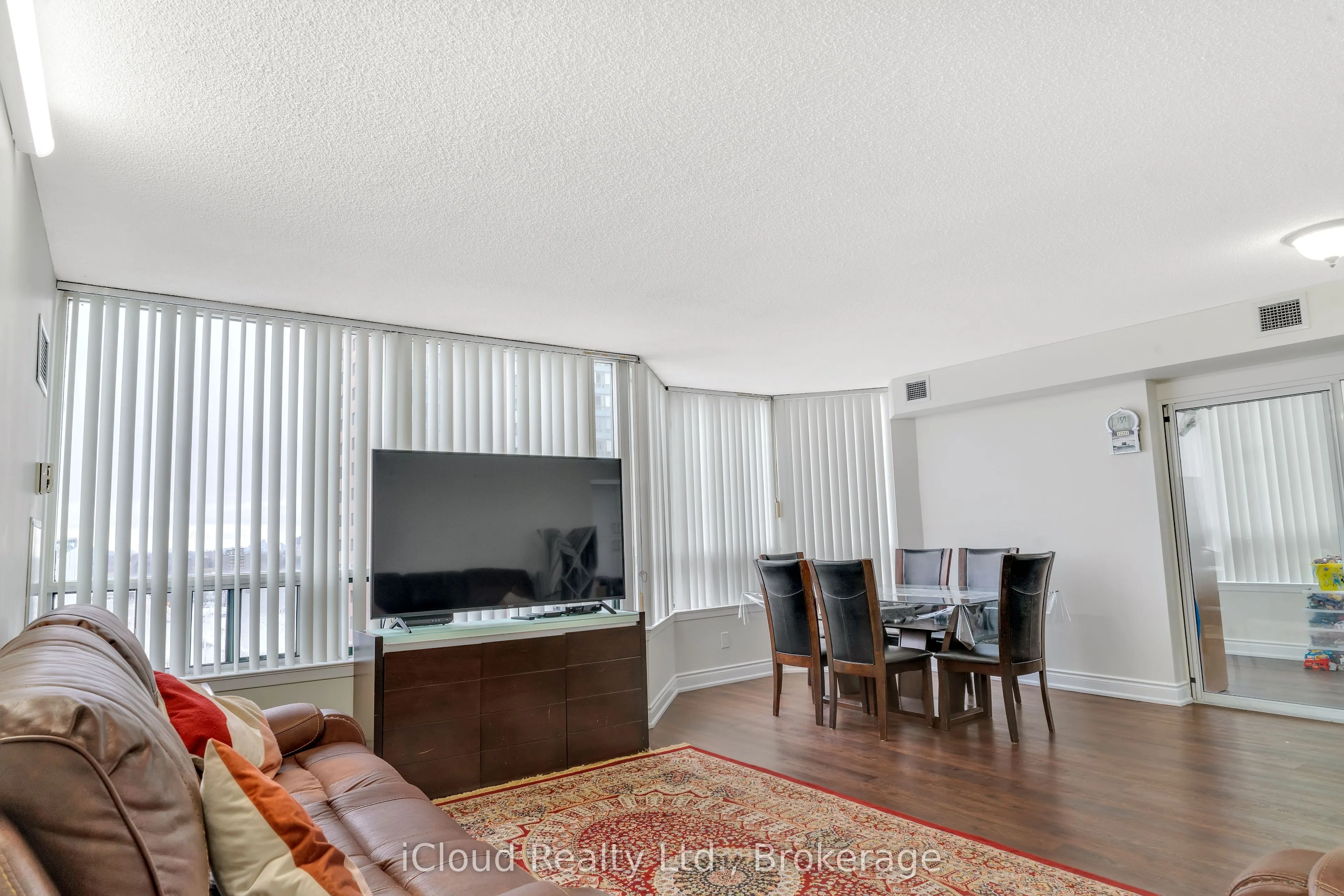 135 Hillcrest Avenue #903