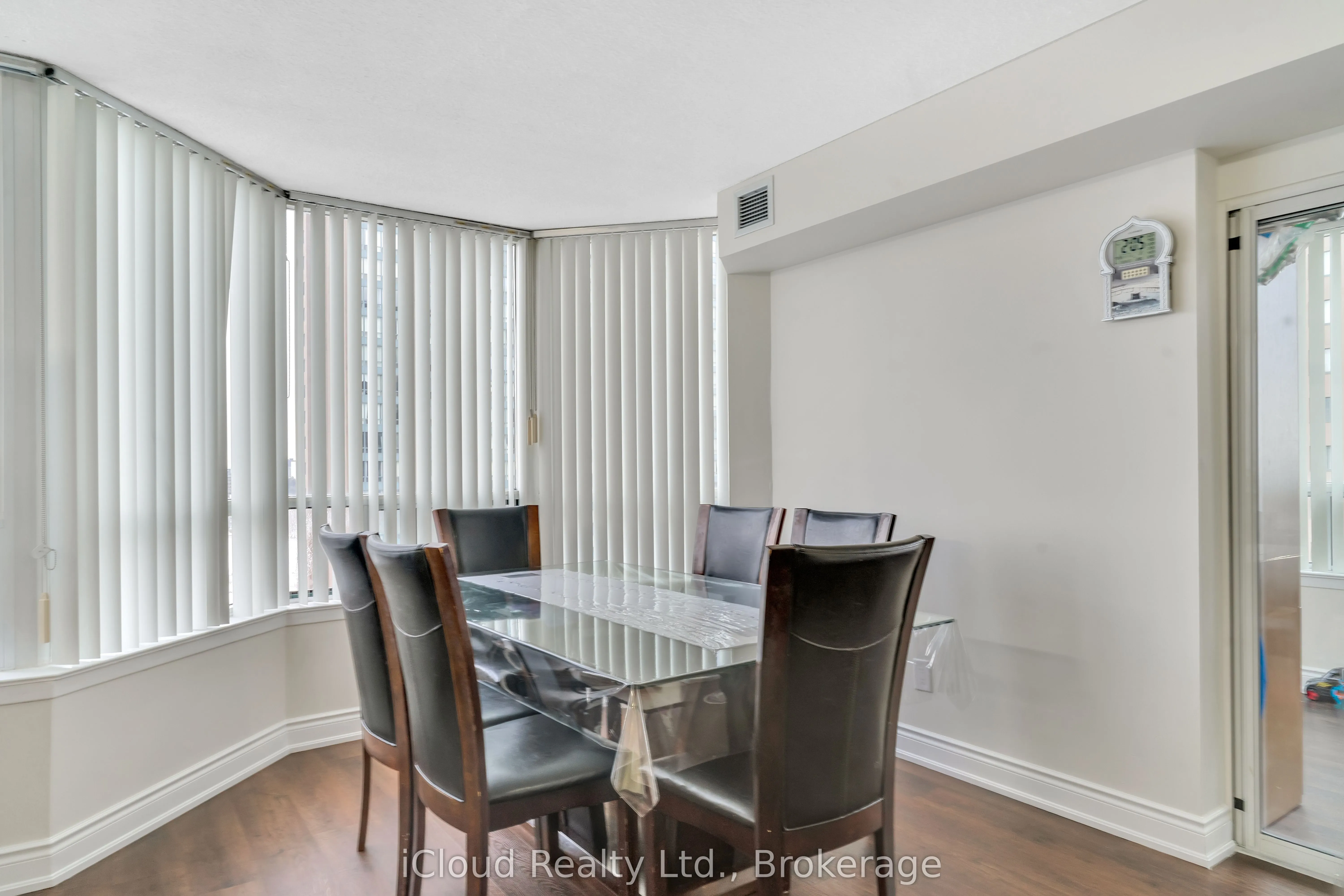 135 Hillcrest Avenue #903