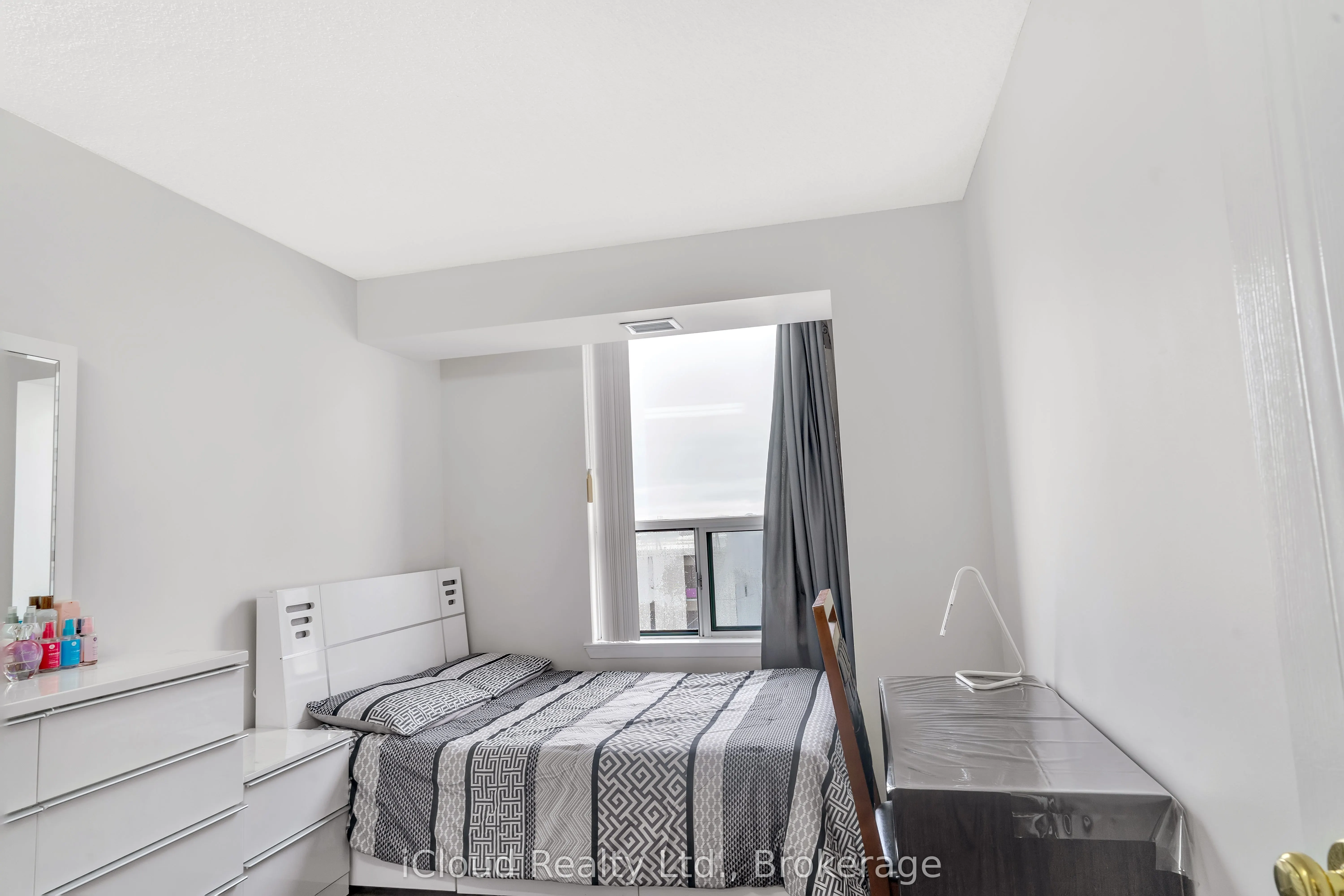 135 Hillcrest Avenue #903