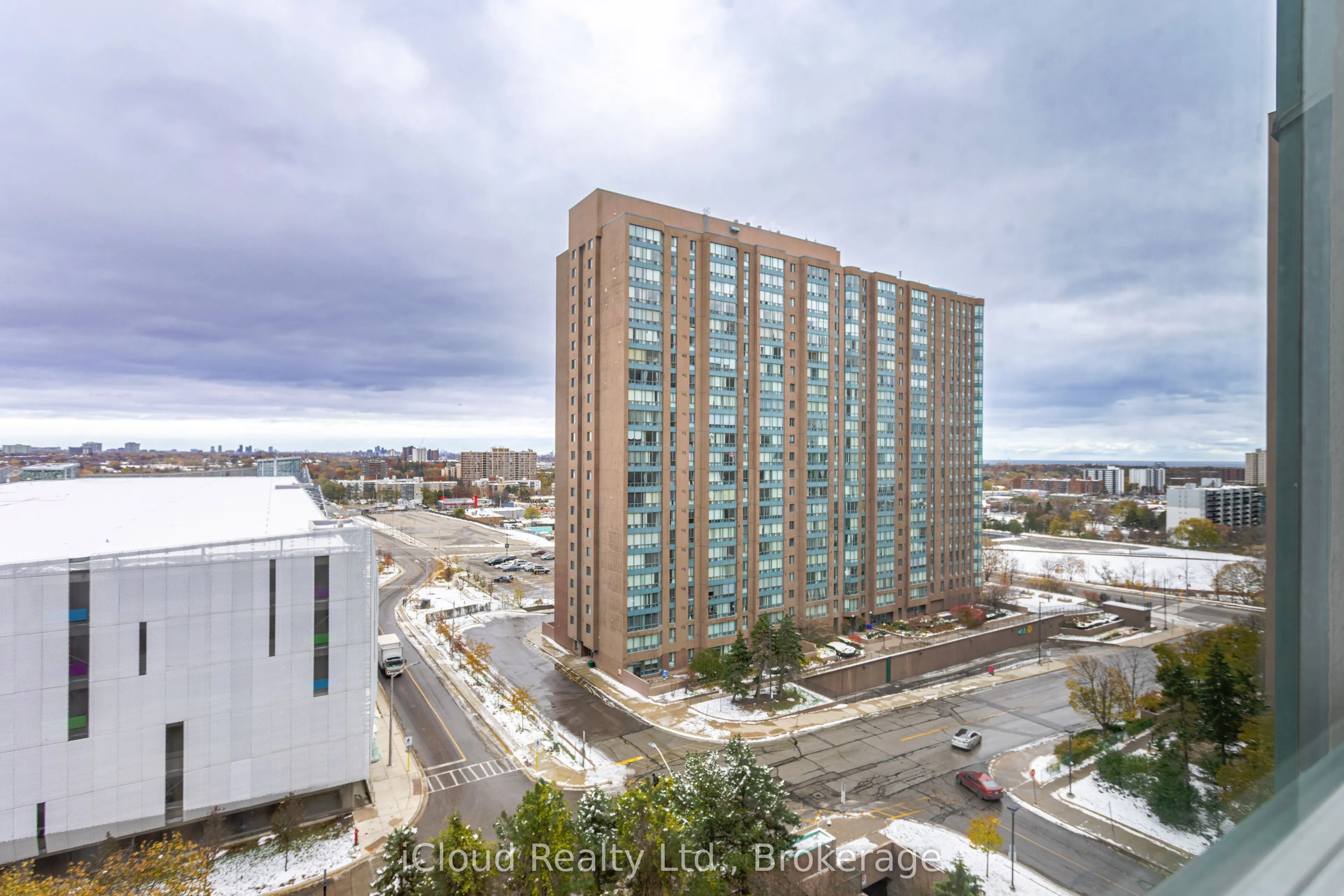 135 Hillcrest Avenue #903