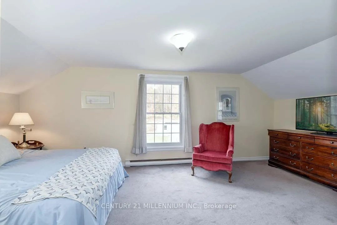 1380 Queen Street W
