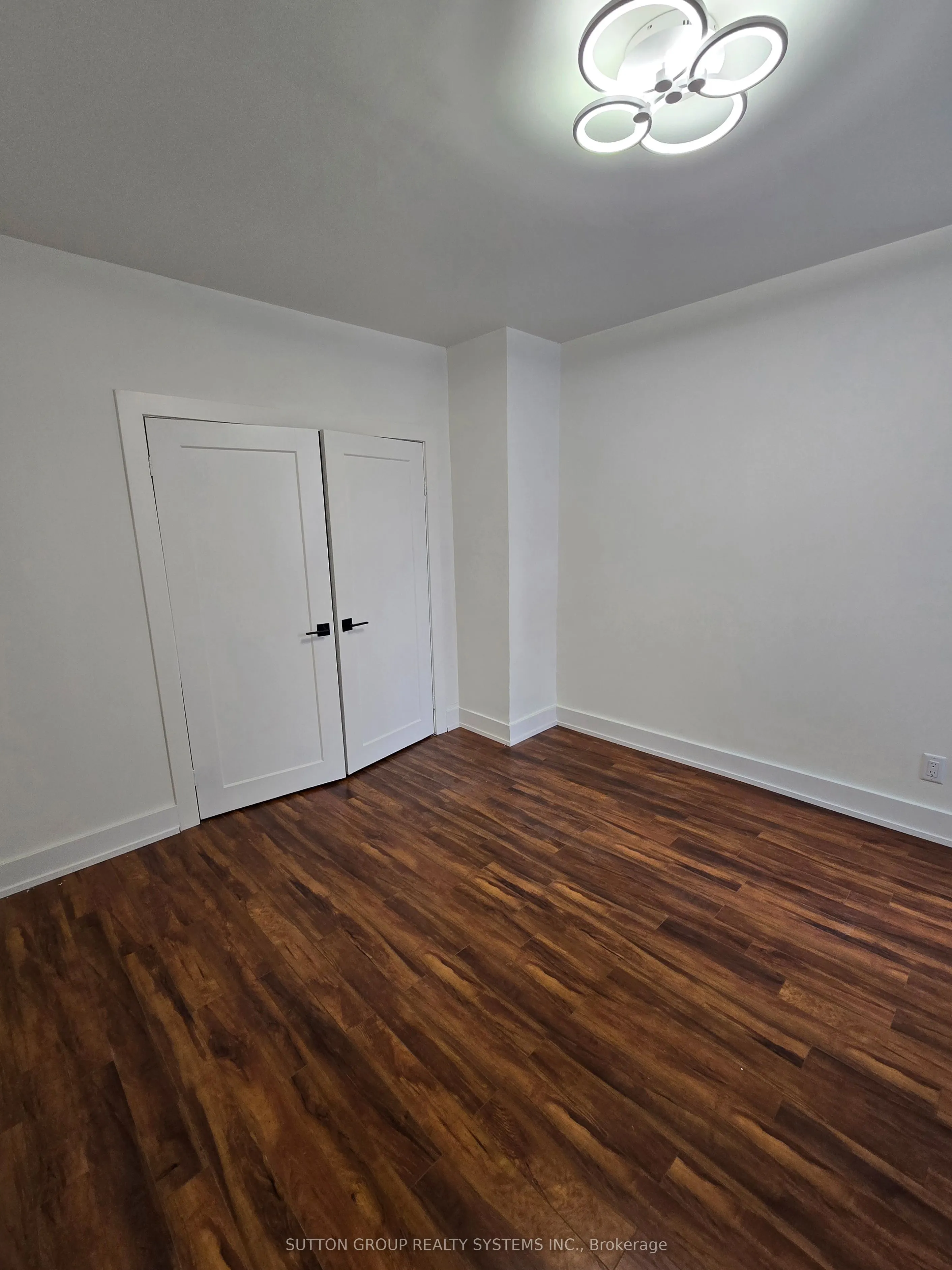 2886 Lake Shore Boulevard W #1