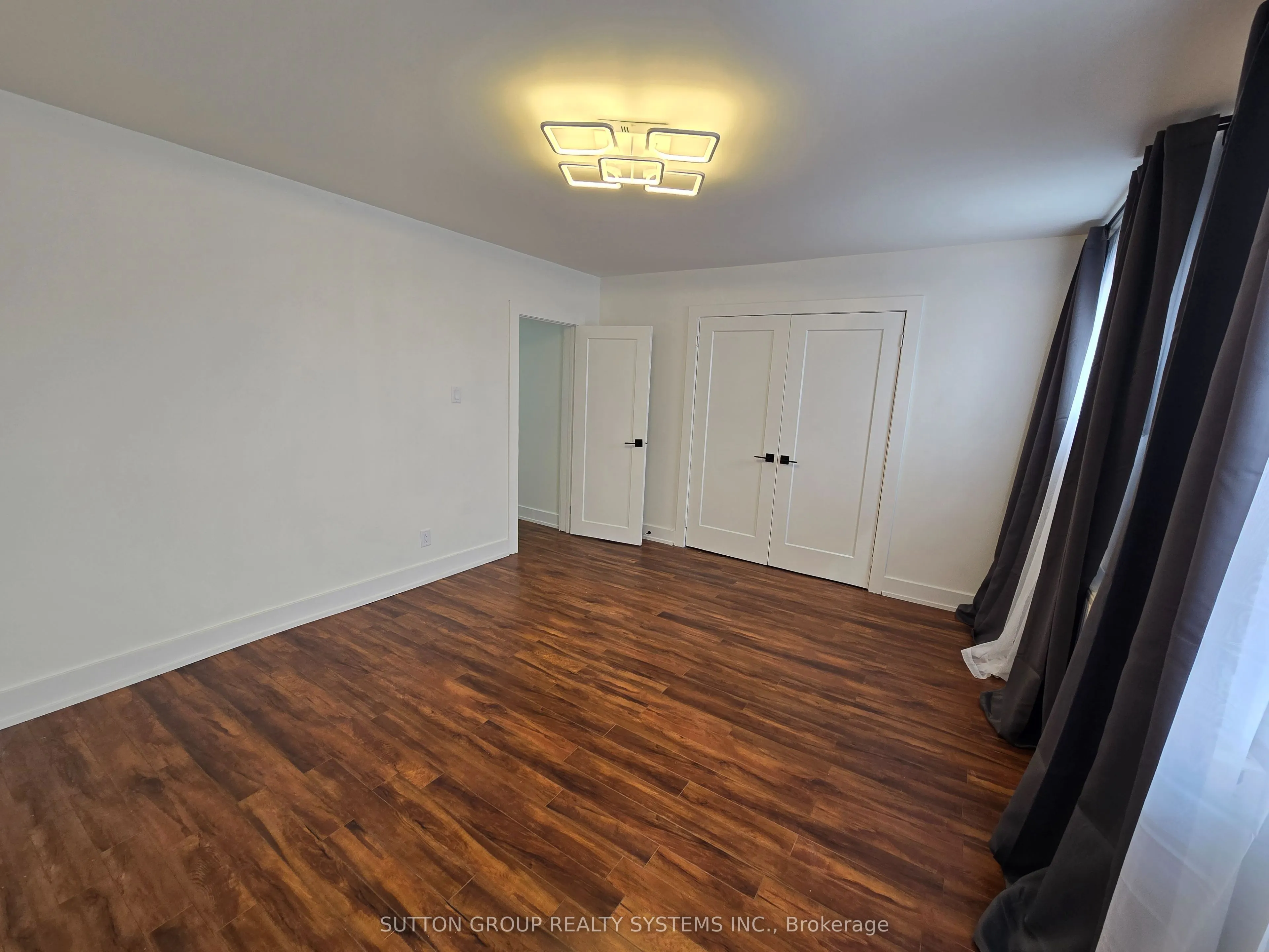 2886 Lake Shore Boulevard W #1