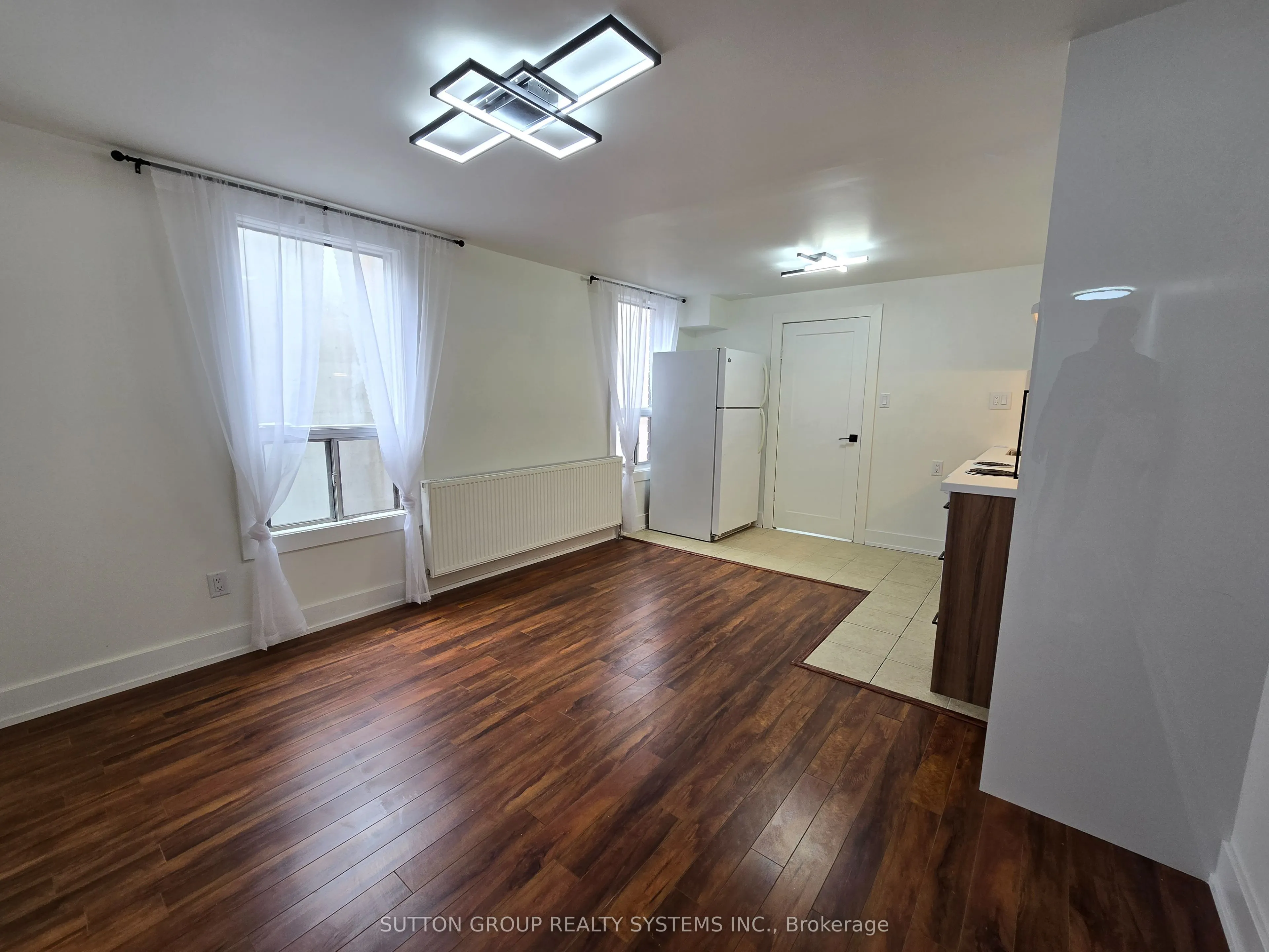 2886 Lake Shore Boulevard W #1
