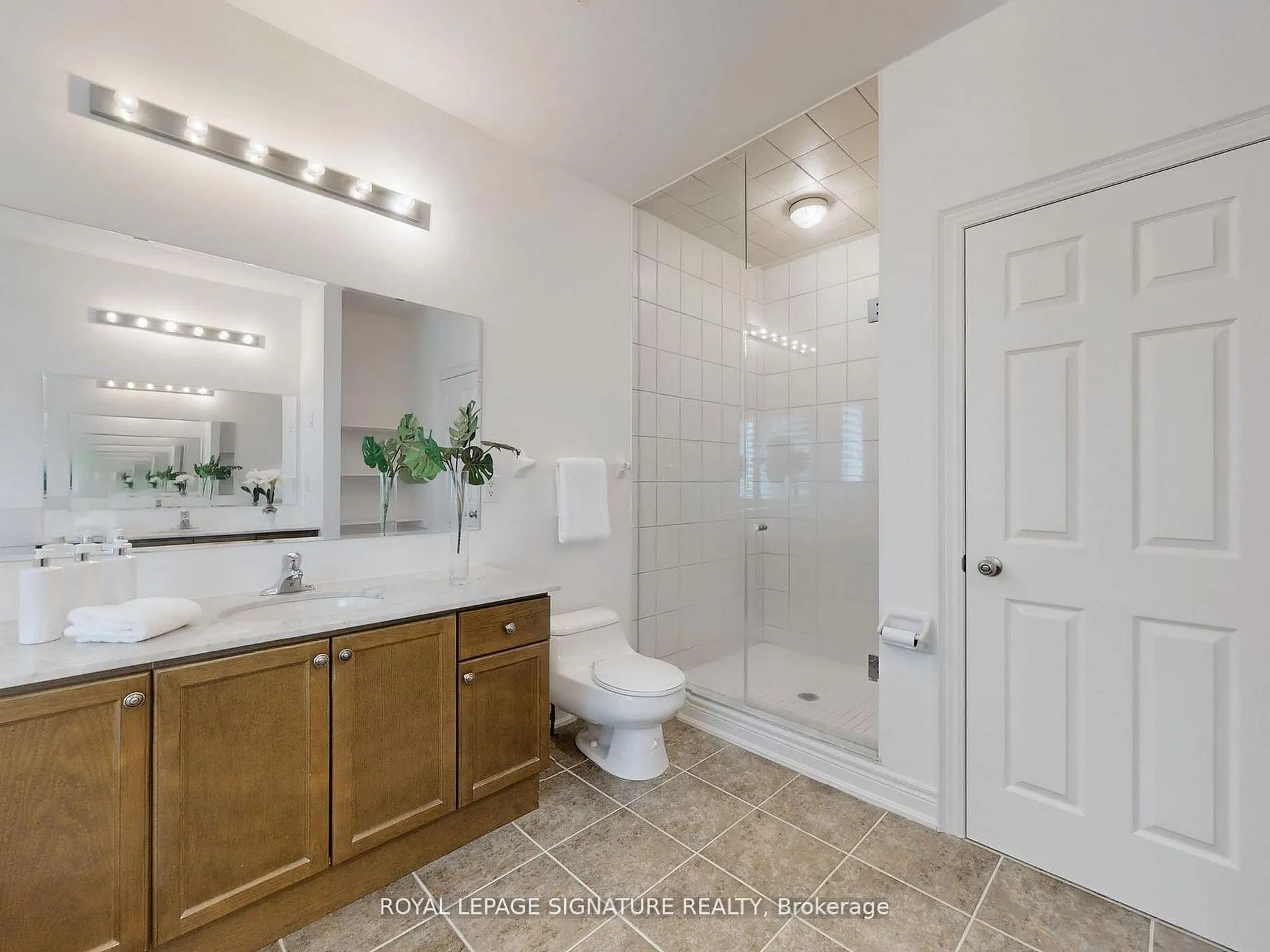 2238 Lyndhurst Drive