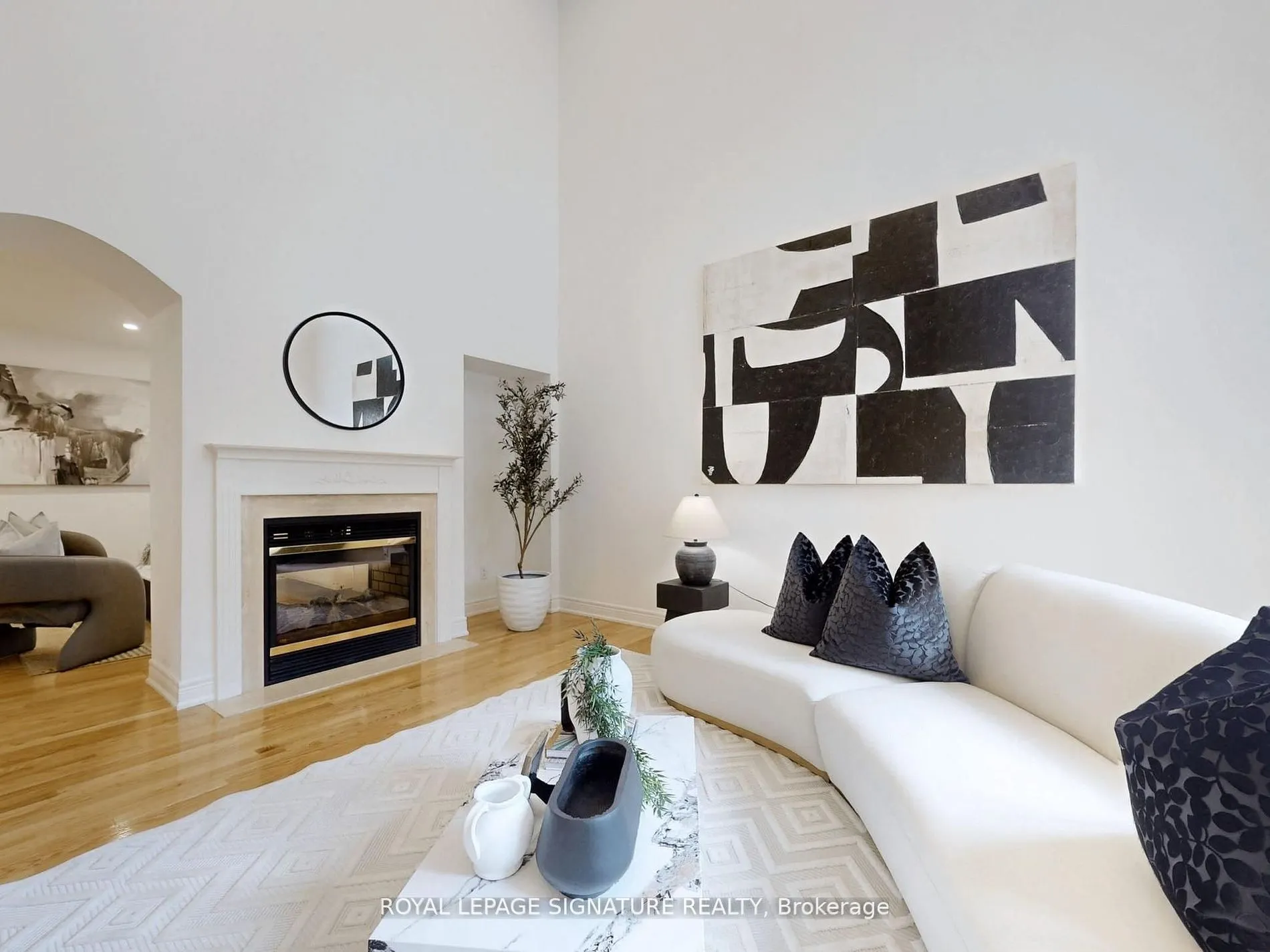 2238 Lyndhurst Drive