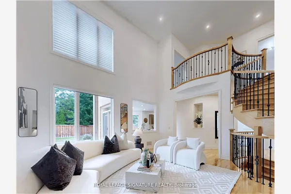 2238 Lyndhurst Drive