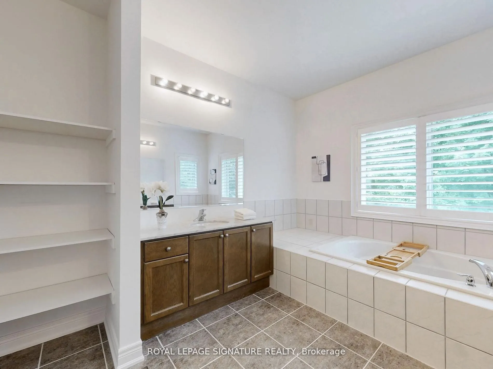 2238 Lyndhurst Drive