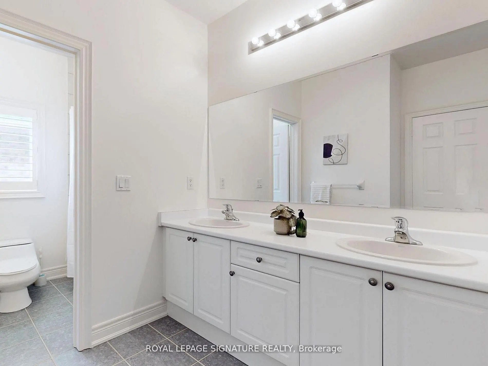 2238 Lyndhurst Drive