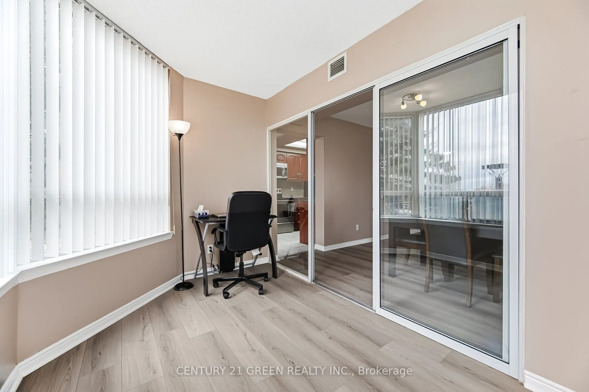 135 Hillcrest Avenue #203