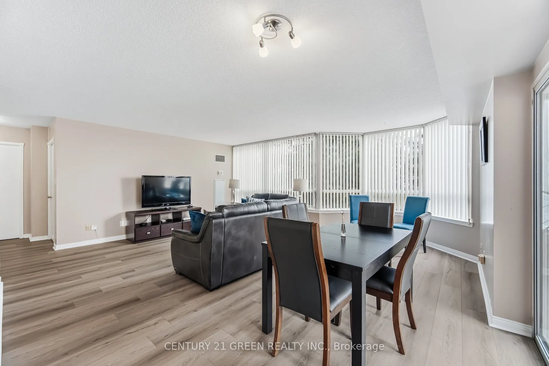 135 Hillcrest Avenue #203