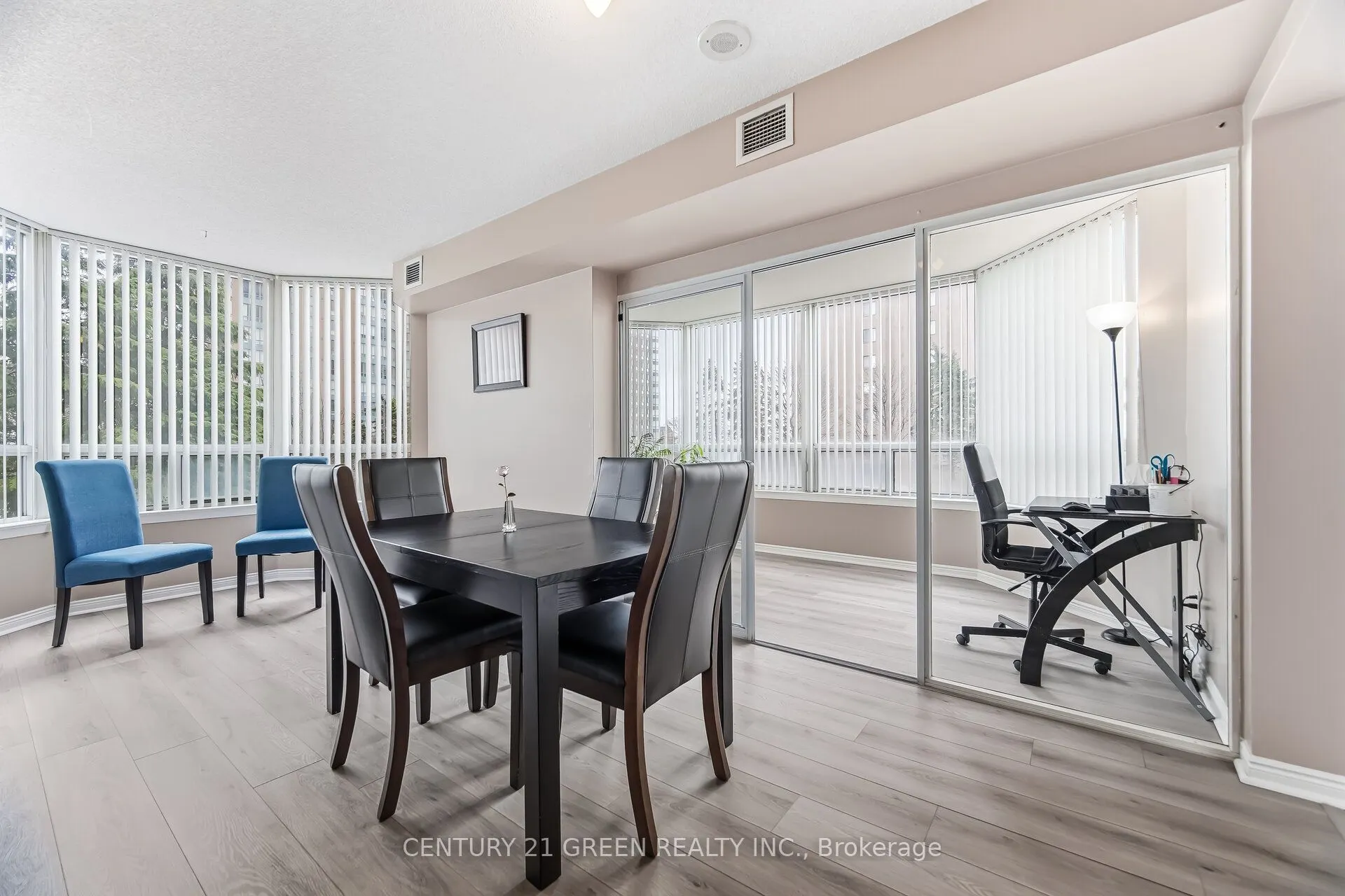 135 Hillcrest Avenue #203