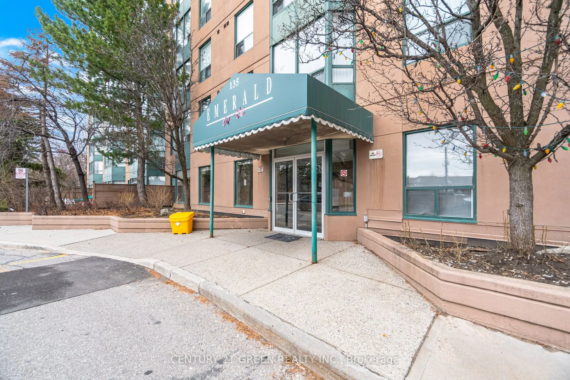 135 Hillcrest Avenue #203