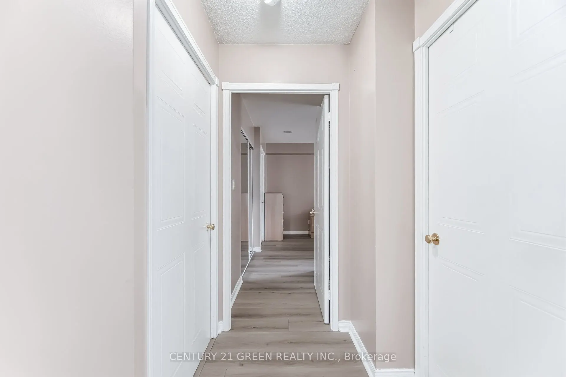 135 Hillcrest Avenue #203