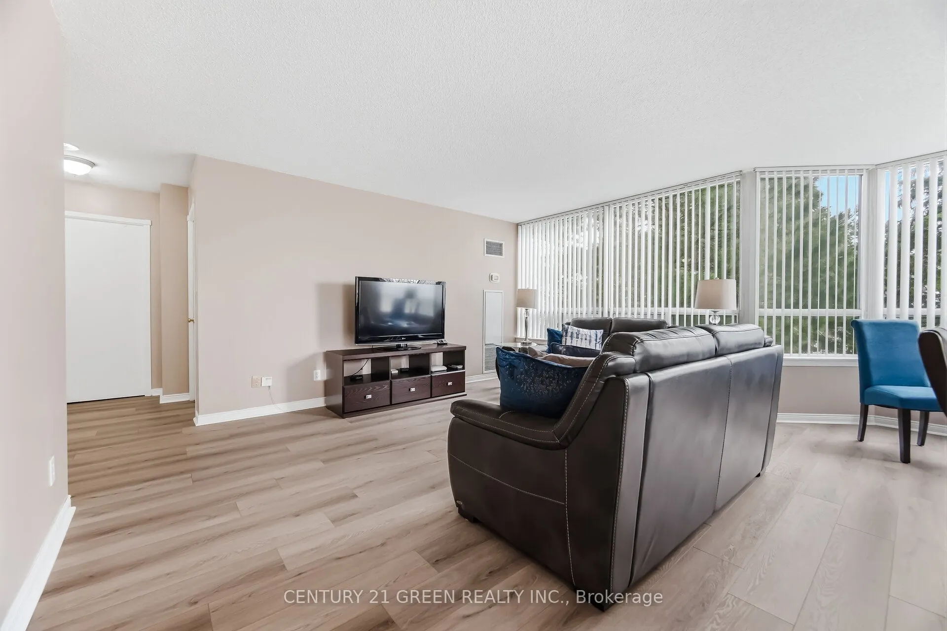135 Hillcrest Avenue #203