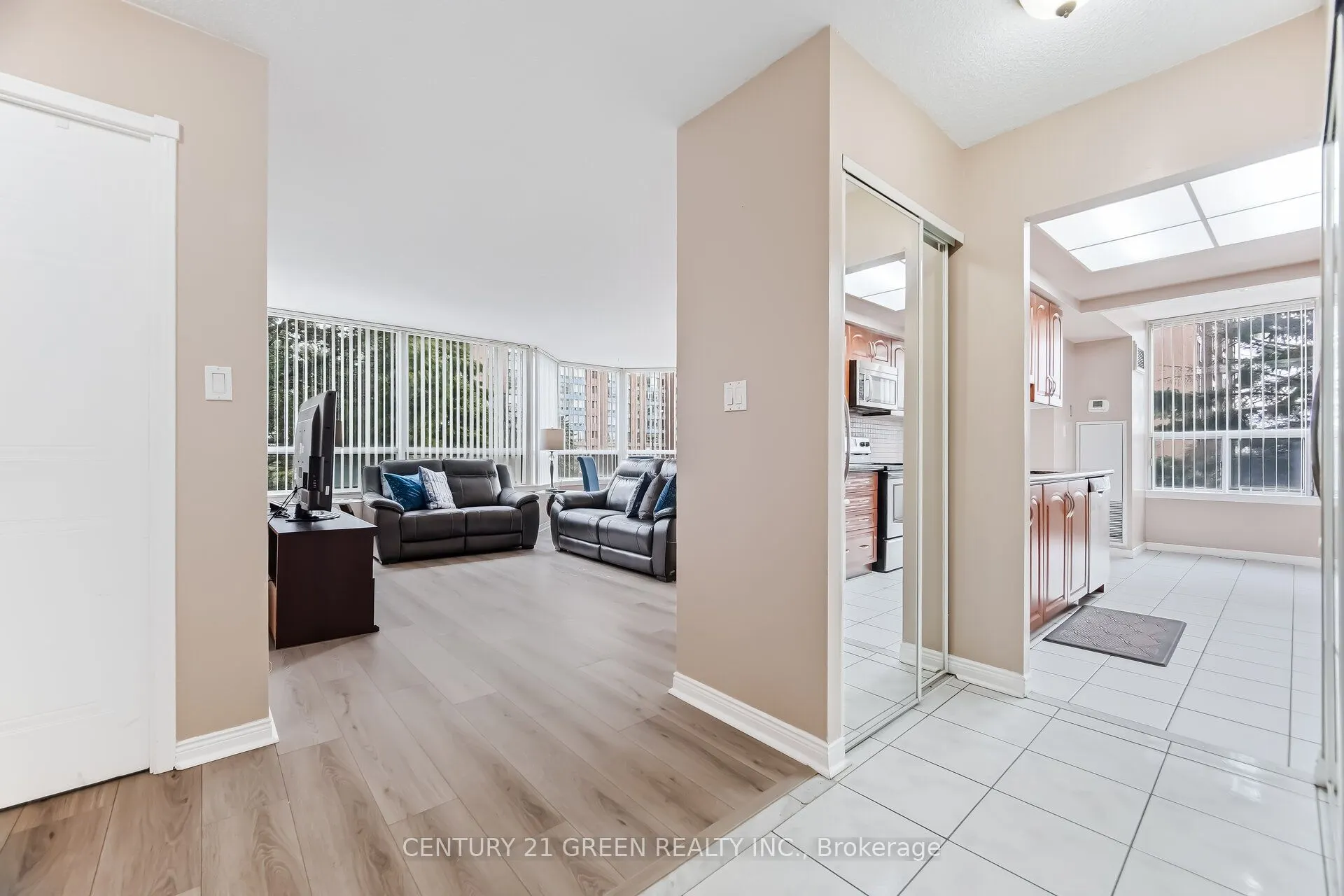 135 Hillcrest Avenue #203