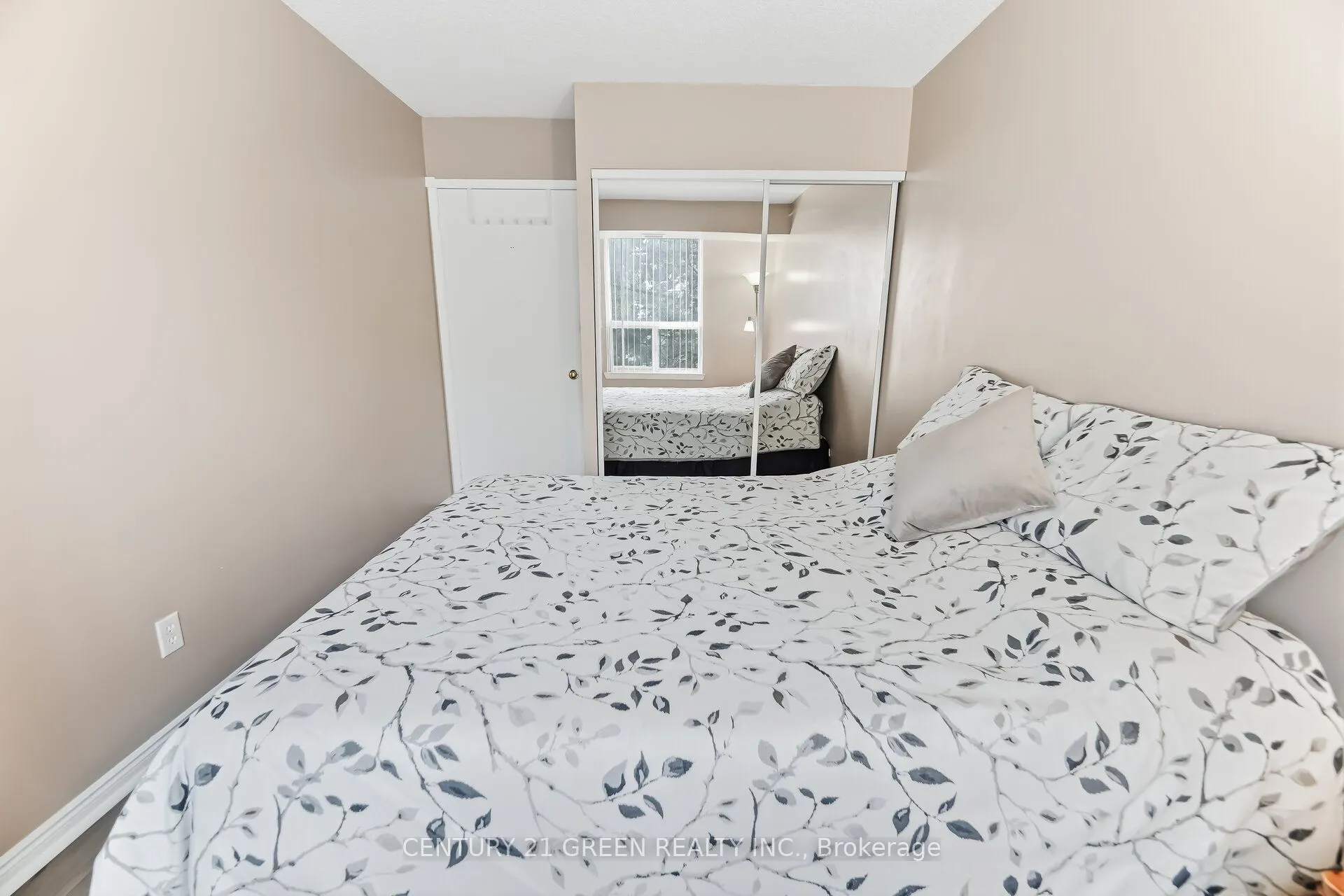 135 Hillcrest Avenue #203