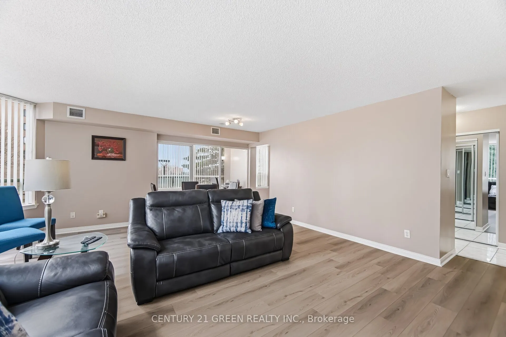 135 Hillcrest Avenue #203