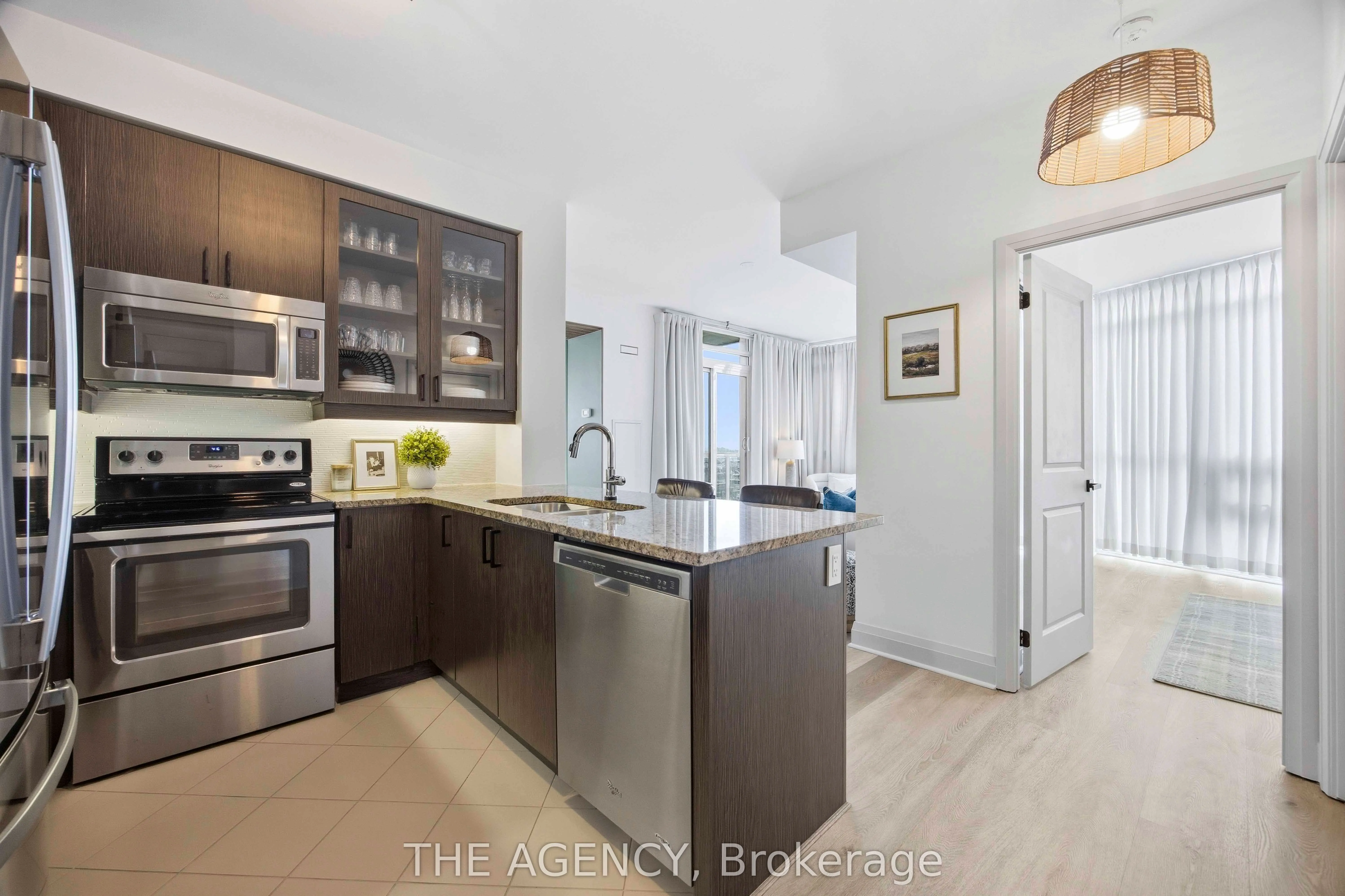 1185 The Queensway #1104