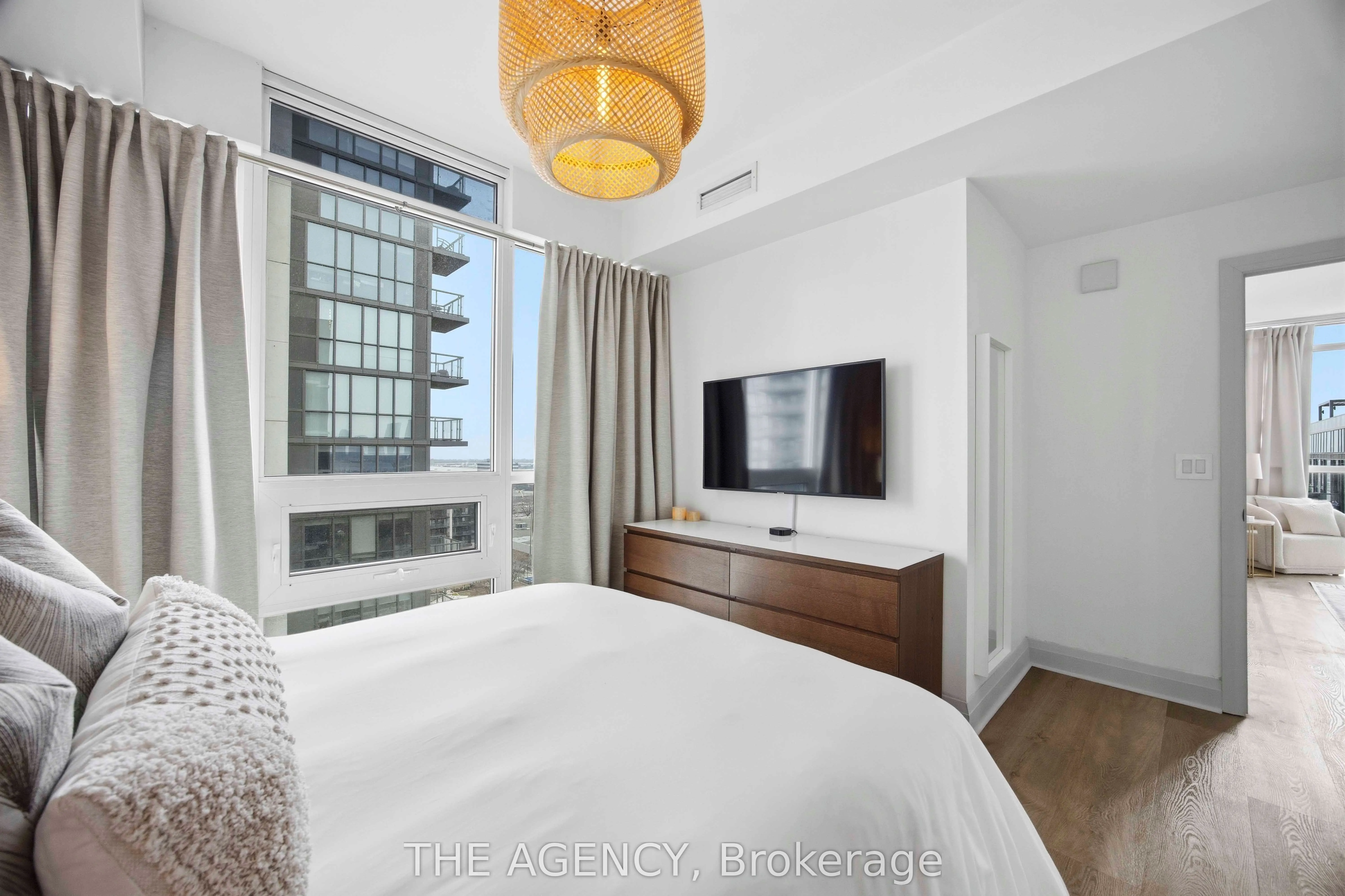 1185 The Queensway #1104