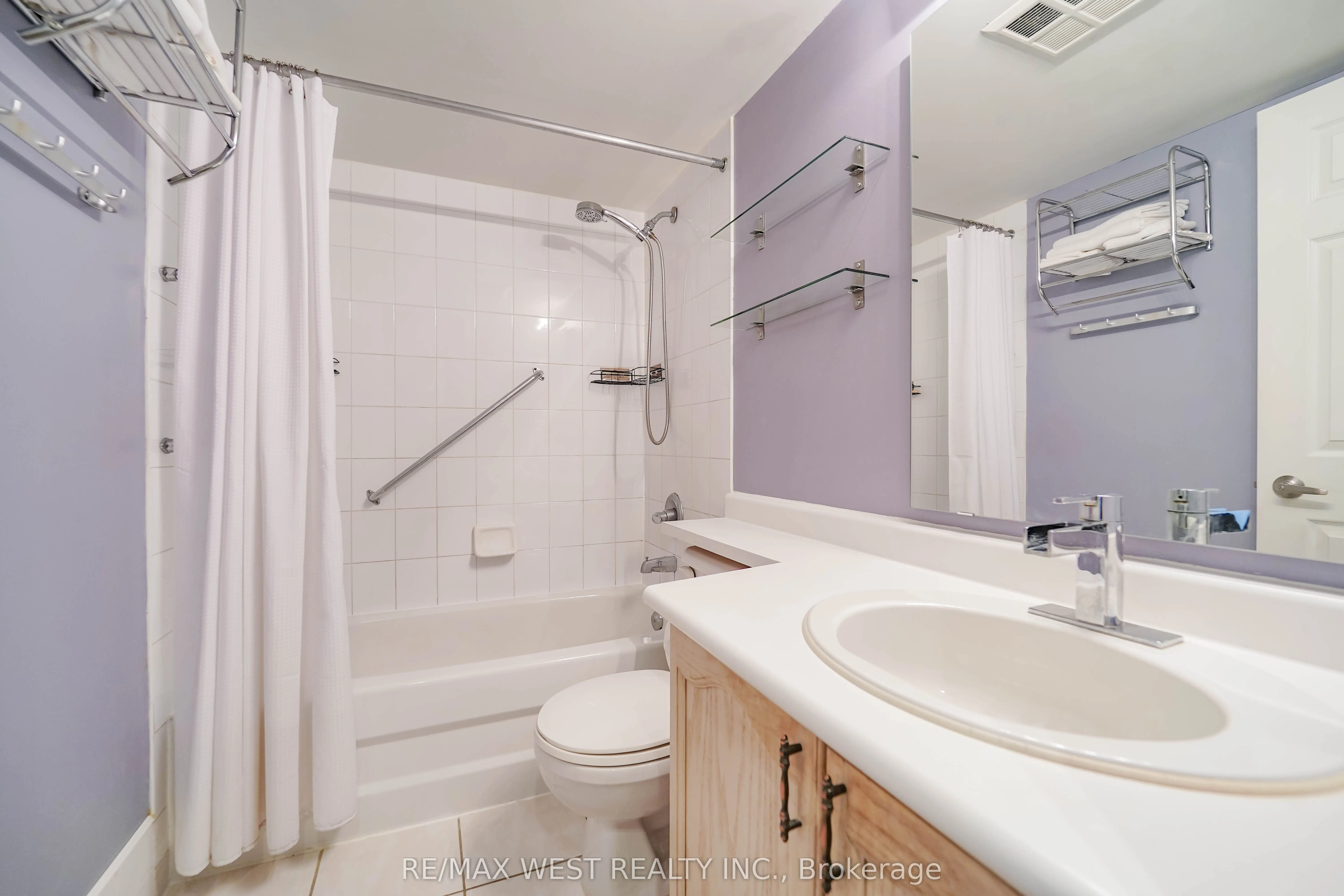 190 Manitoba Street #309