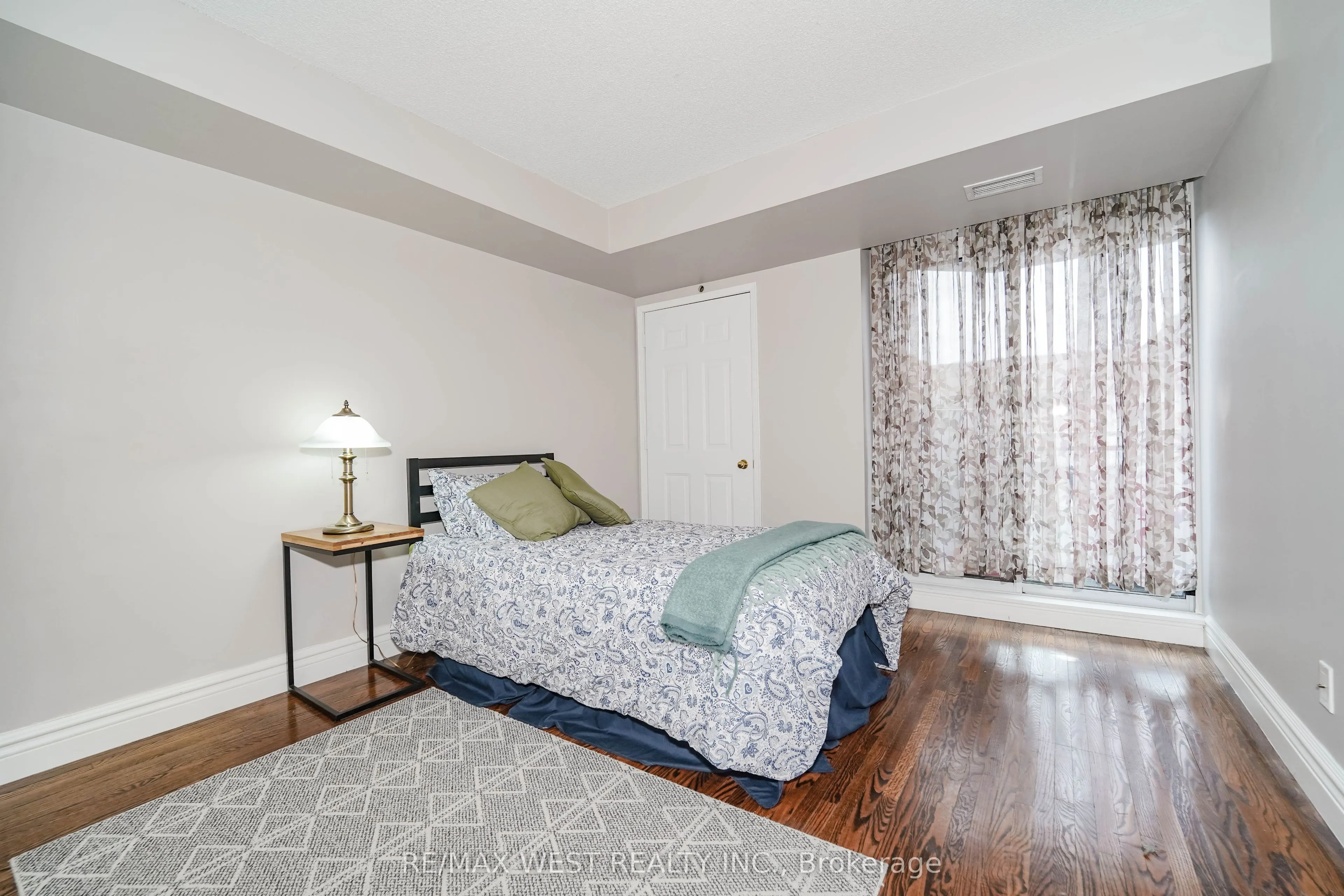 190 Manitoba Street #309