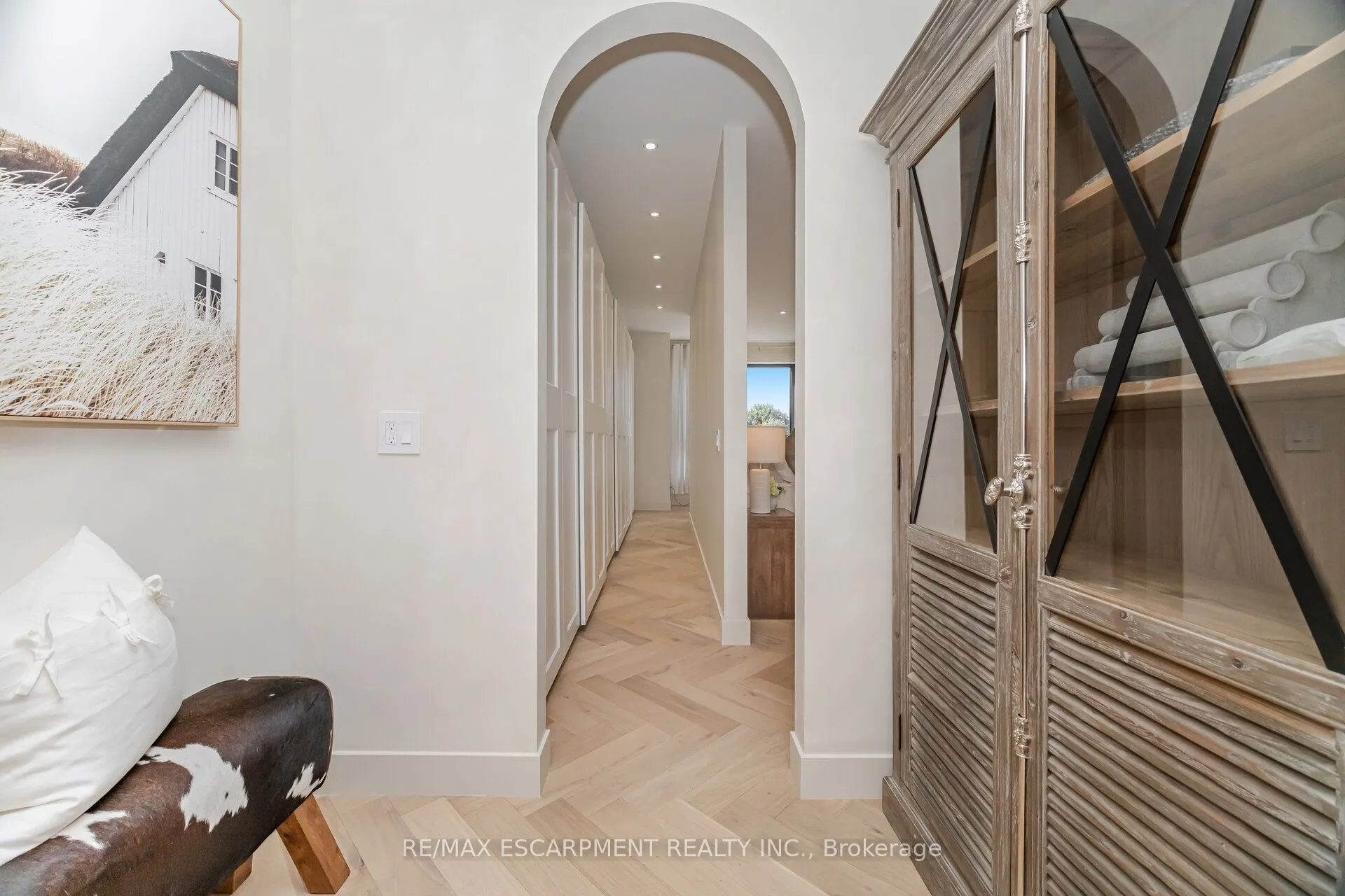 772 Banting Court