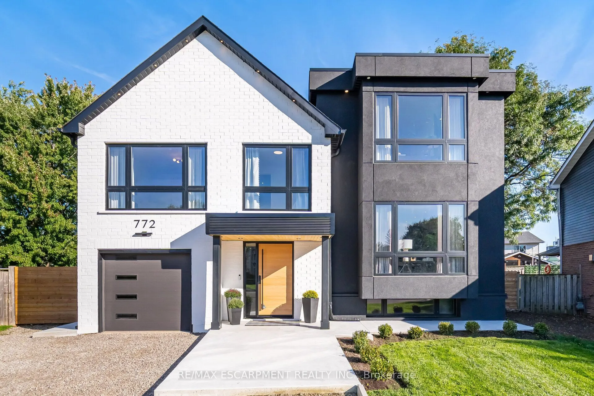 772 Banting Court