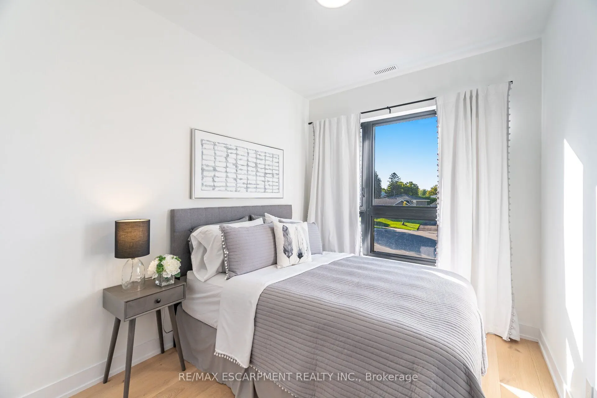 772 Banting Court