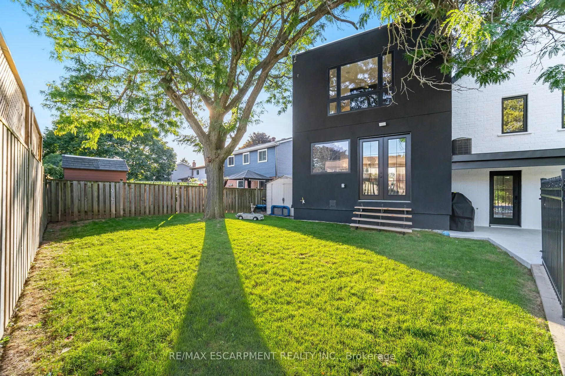 772 Banting Court