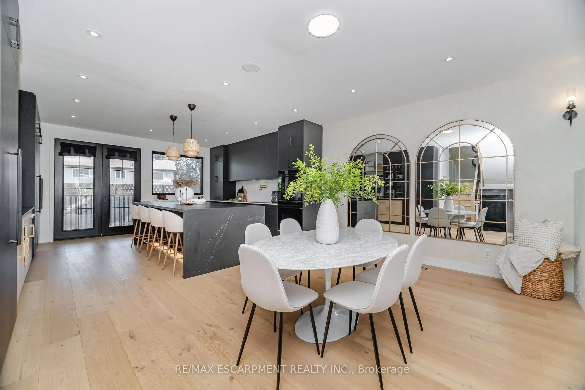 772 Banting Court