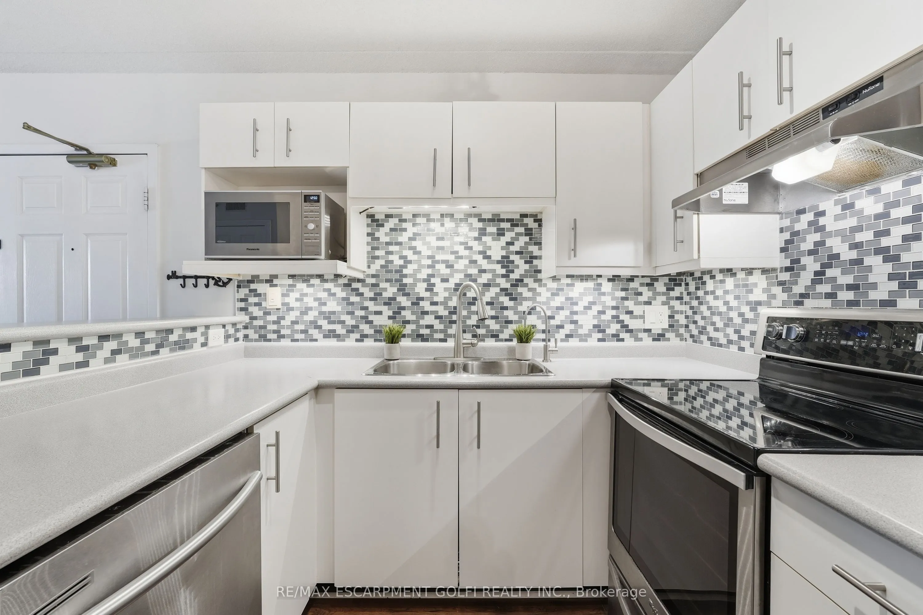 4015 KILMER Drive #204
