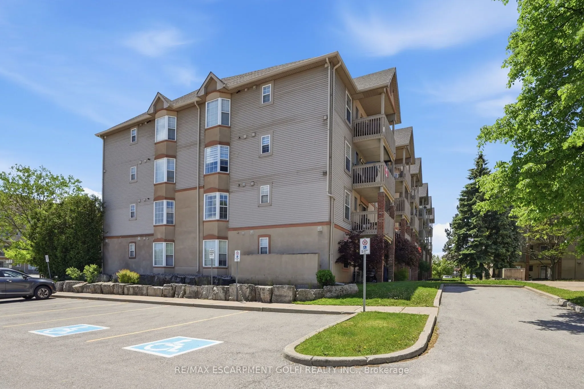 4015 KILMER Drive #204