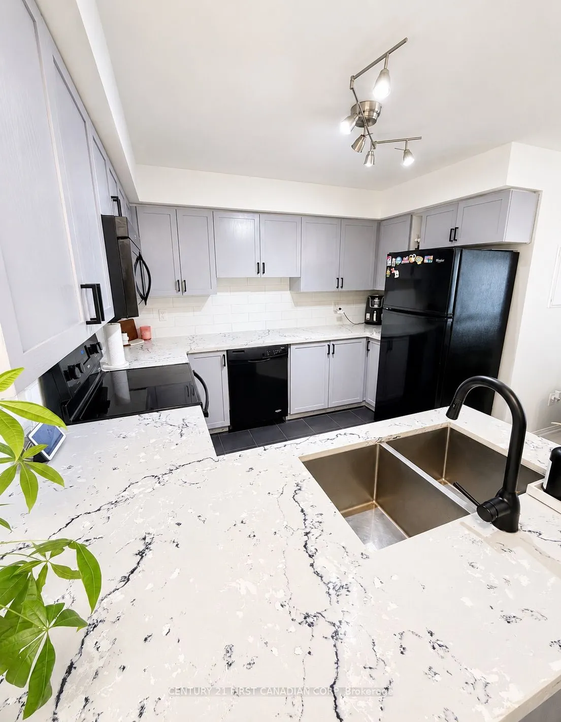 35 Hays Boulevard #2